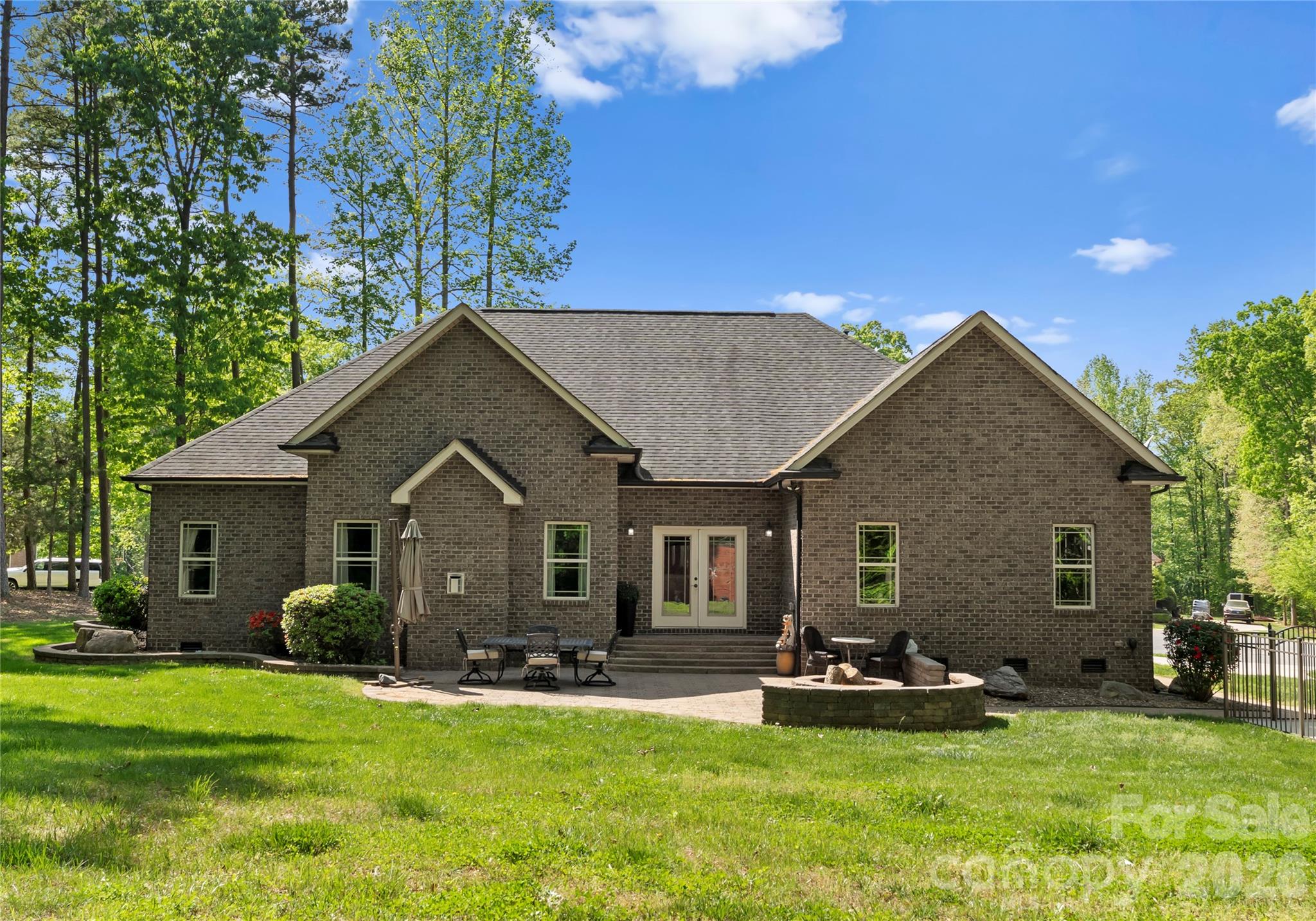860 Arrow Point Lane — Davidson