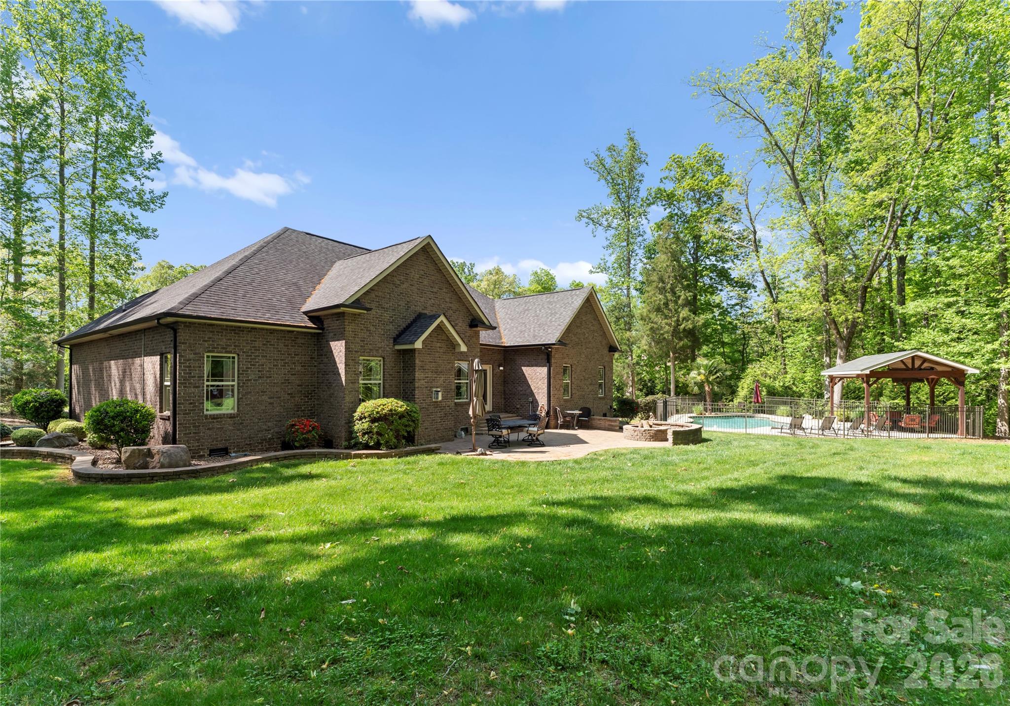 860 Arrow Point Lane — Davidson
