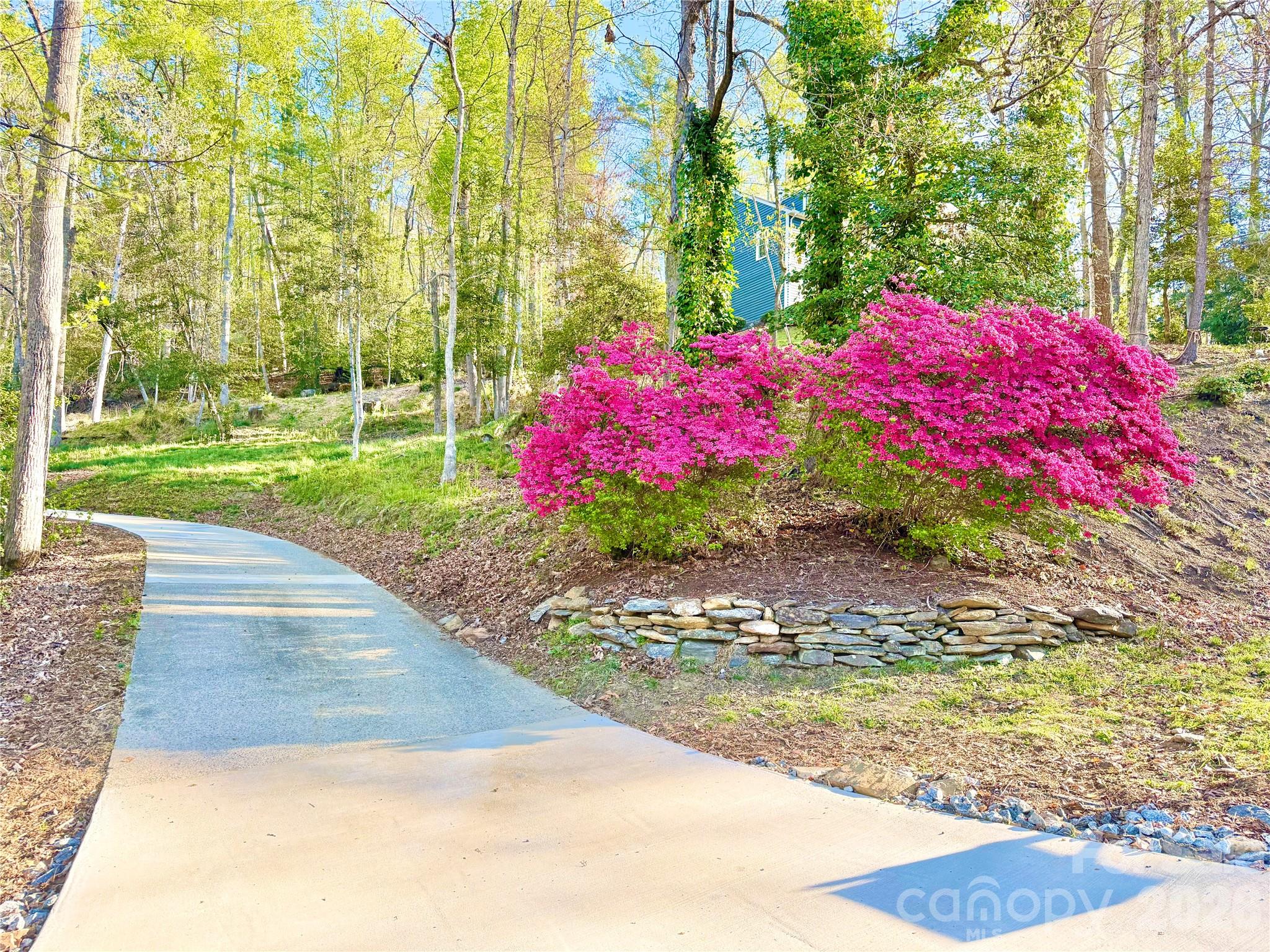 3132 Stoney Brook Drive — Lenoir