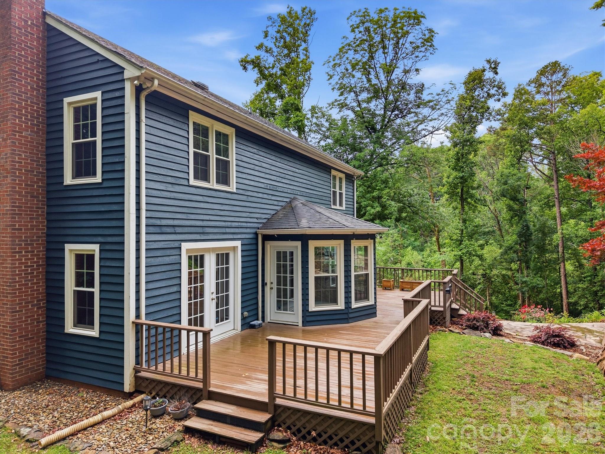3132 Stoney Brook Drive — Lenoir