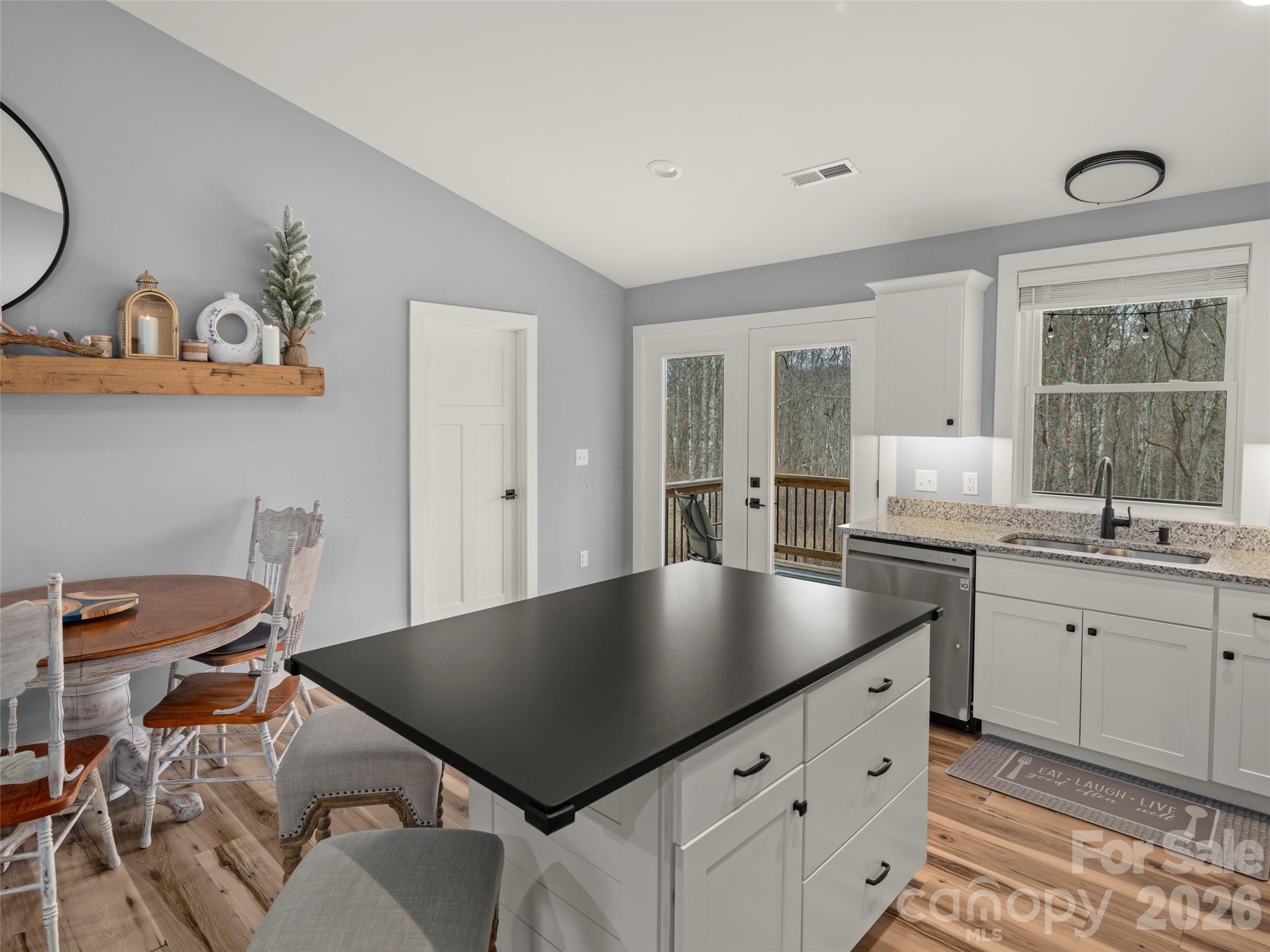 127 Walt Drive — Hendersonville
