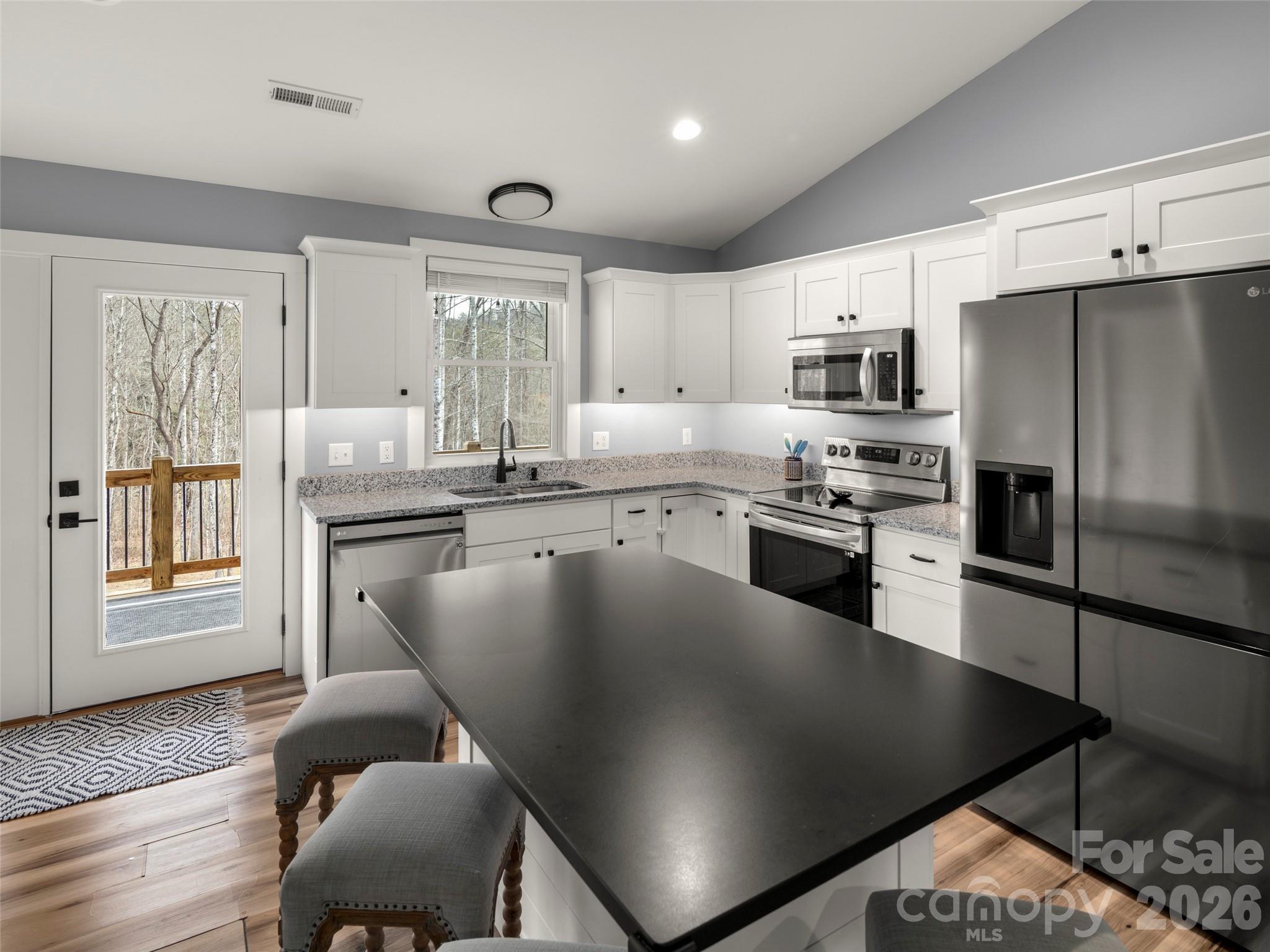127 Walt Drive — Hendersonville