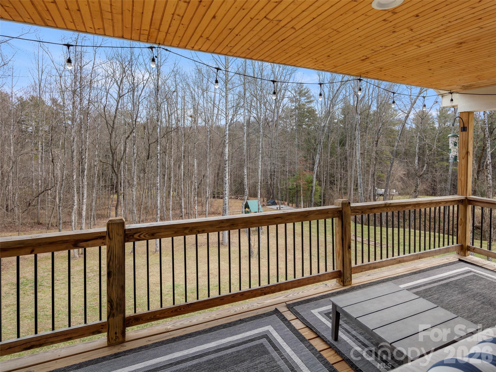 127 Walt Drive — Hendersonville