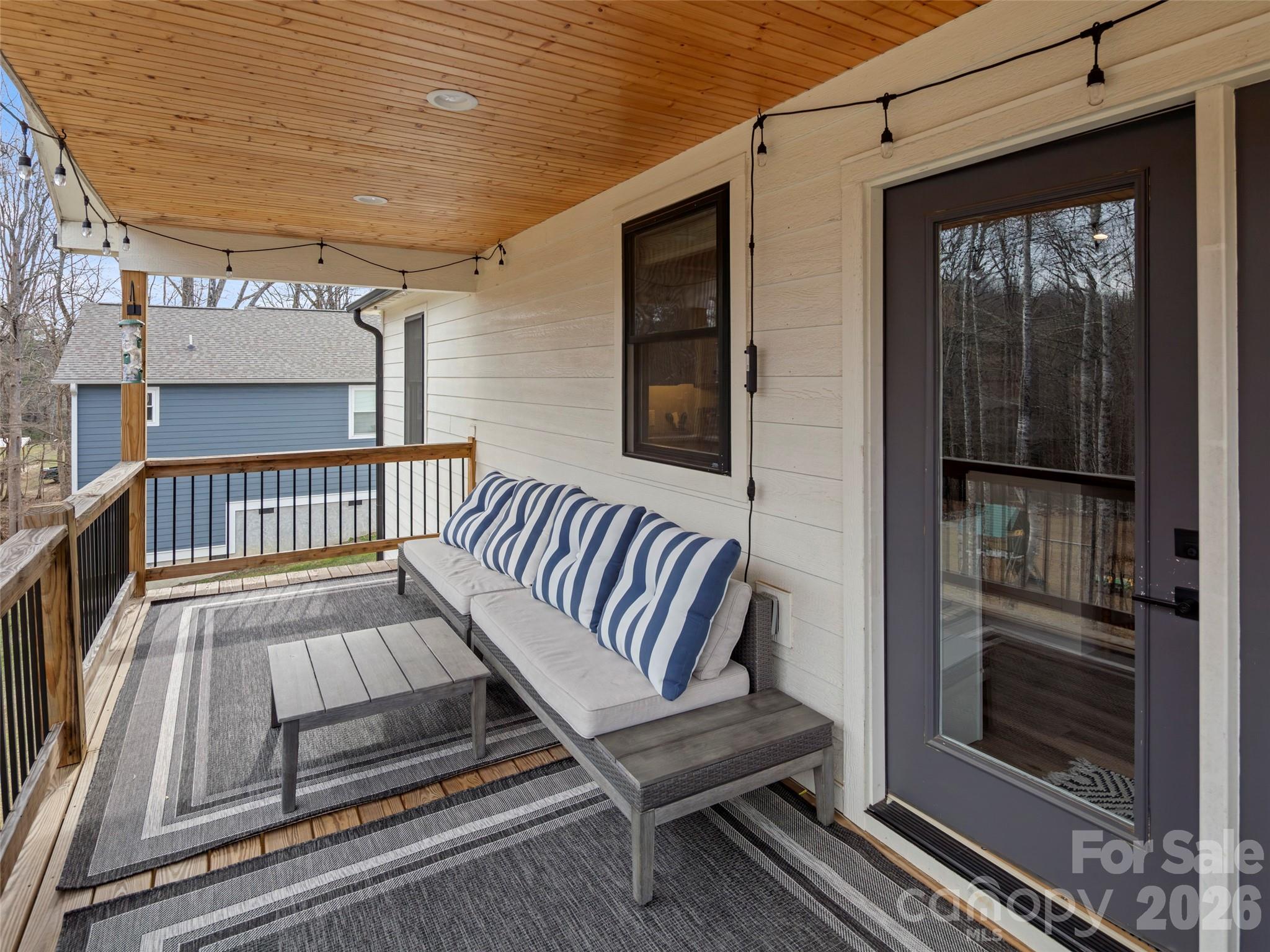 127 Walt Drive — Hendersonville