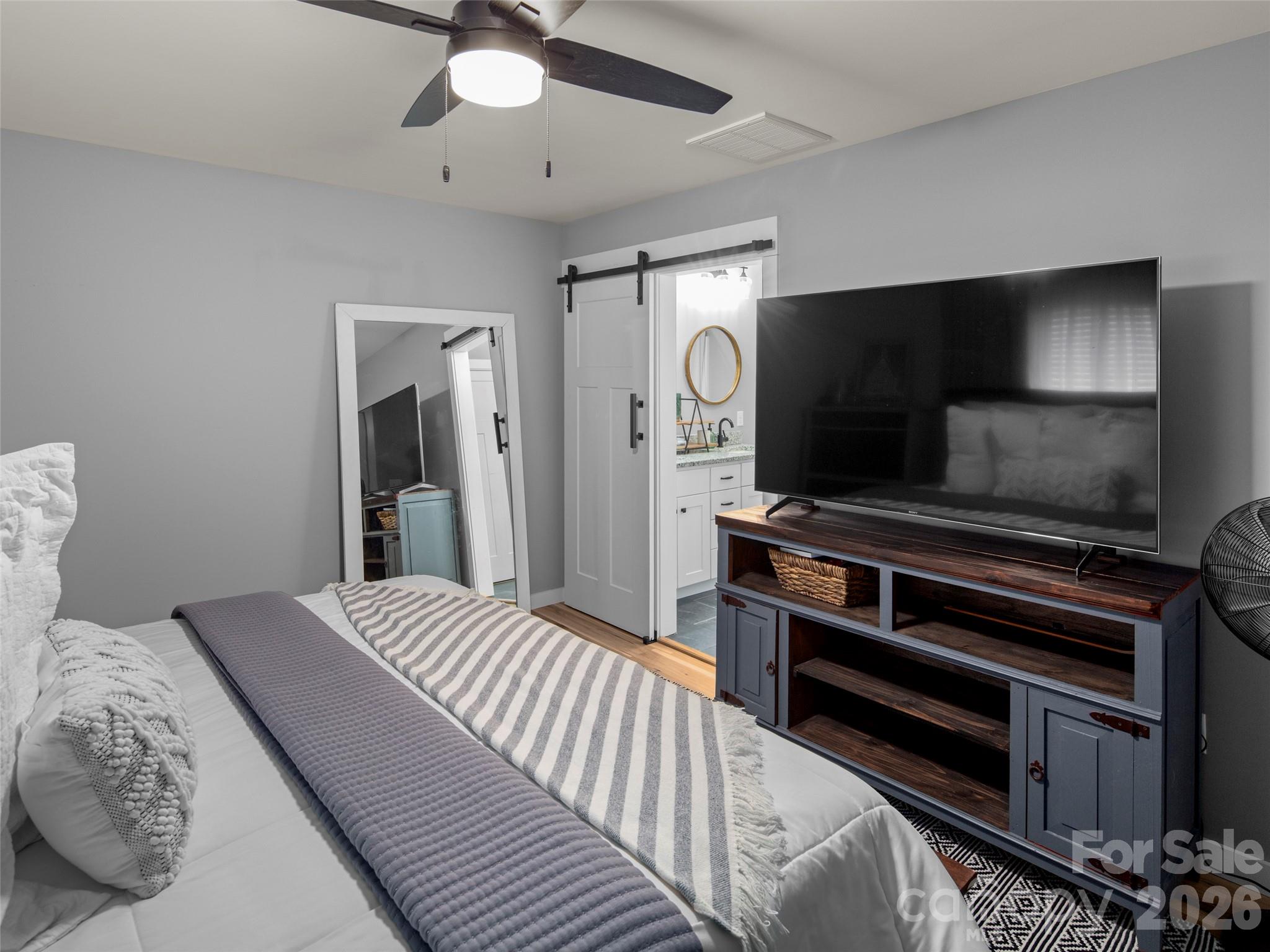 127 Walt Drive — Hendersonville