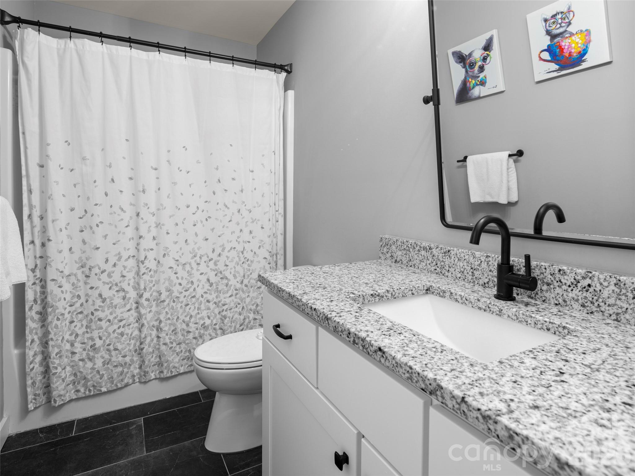 127 Walt Drive — Hendersonville