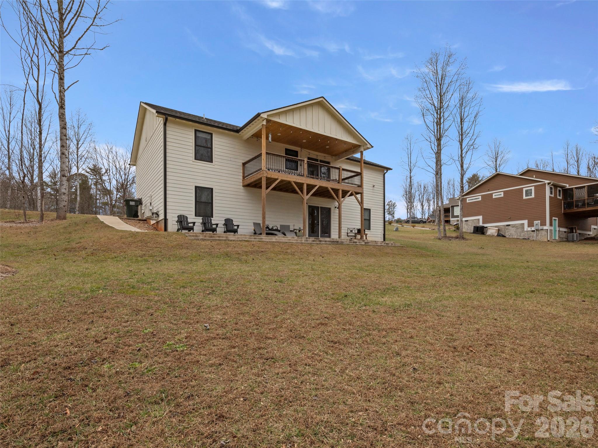 127 Walt Drive — Hendersonville