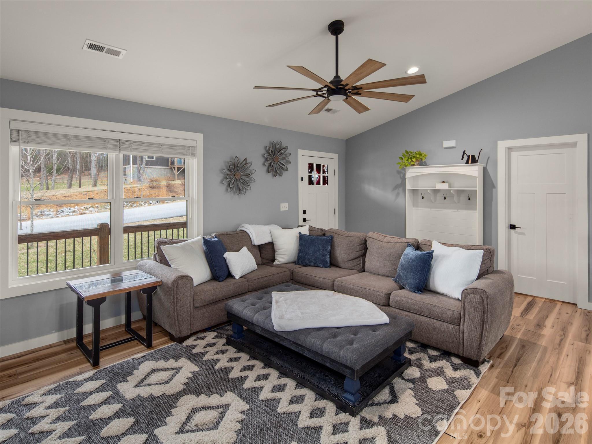 127 Walt Drive — Hendersonville