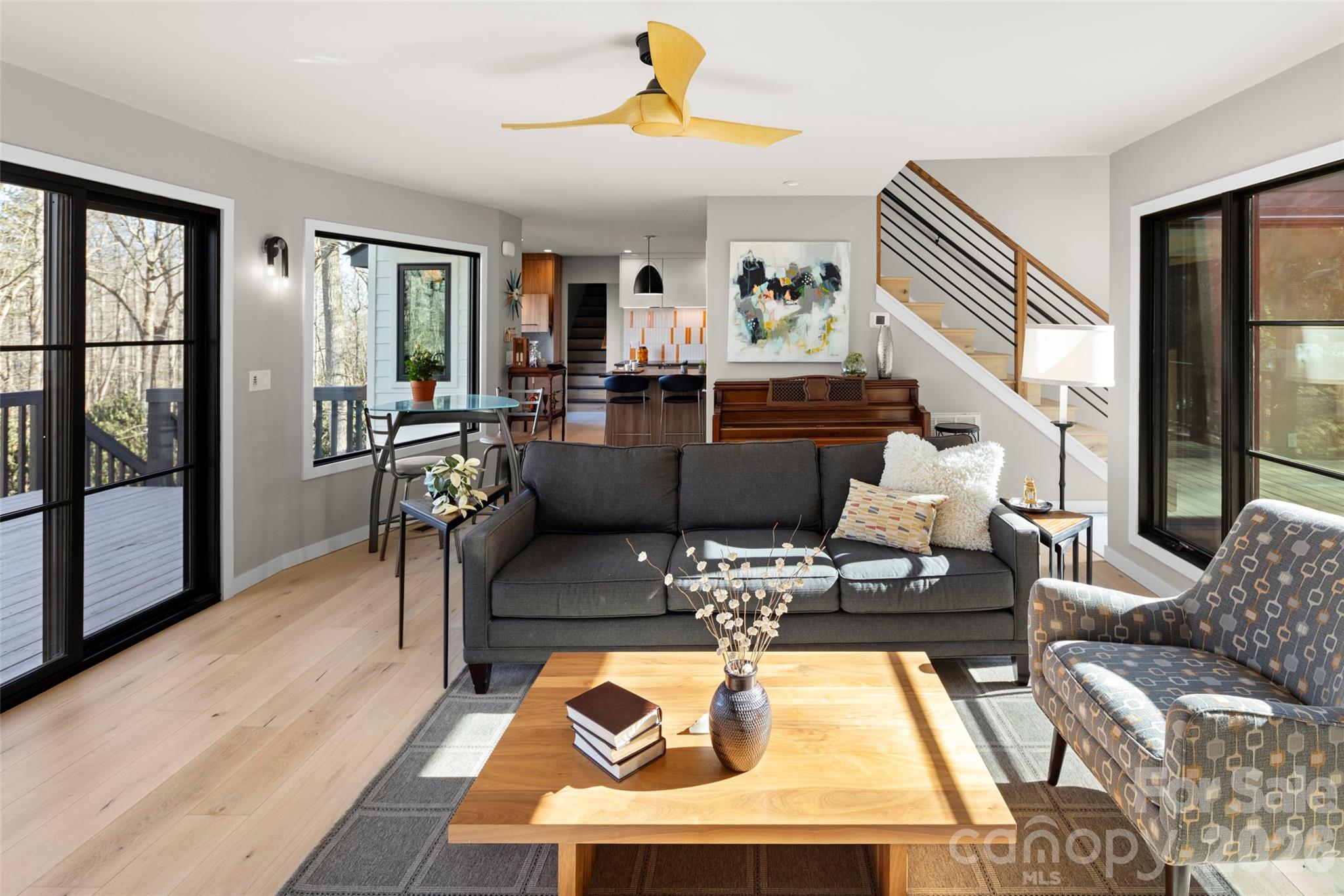 1202 Davis Mountain Road — Hendersonville