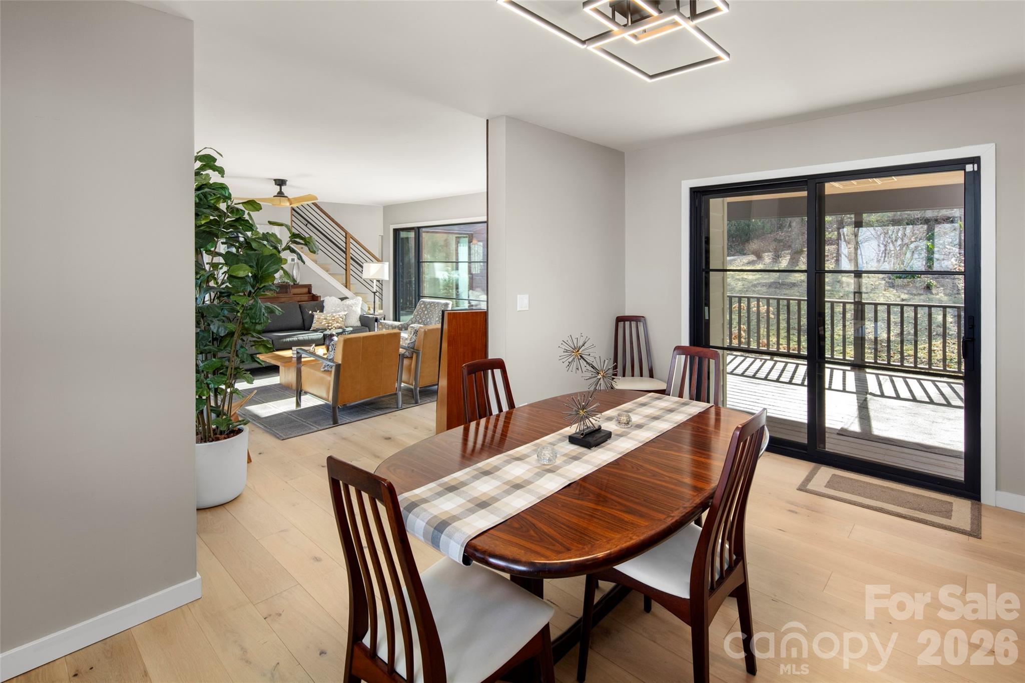 1202 Davis Mountain Road — Hendersonville