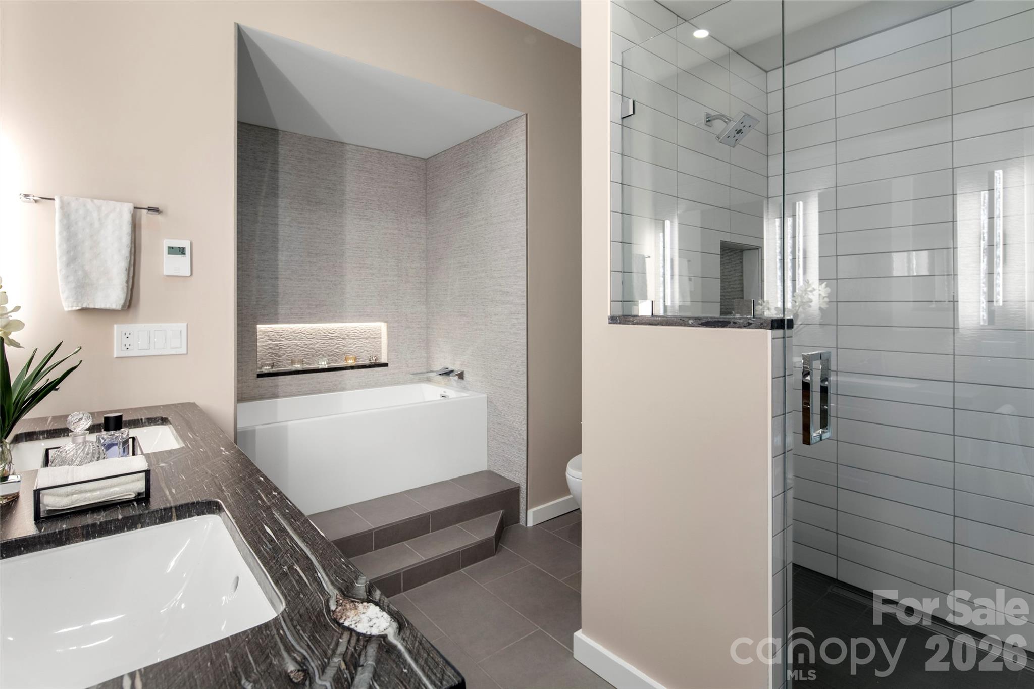 1202 Davis Mountain Road — Hendersonville