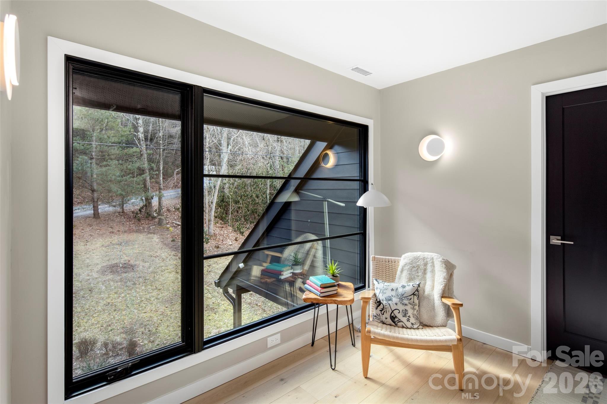 1202 Davis Mountain Road — Hendersonville