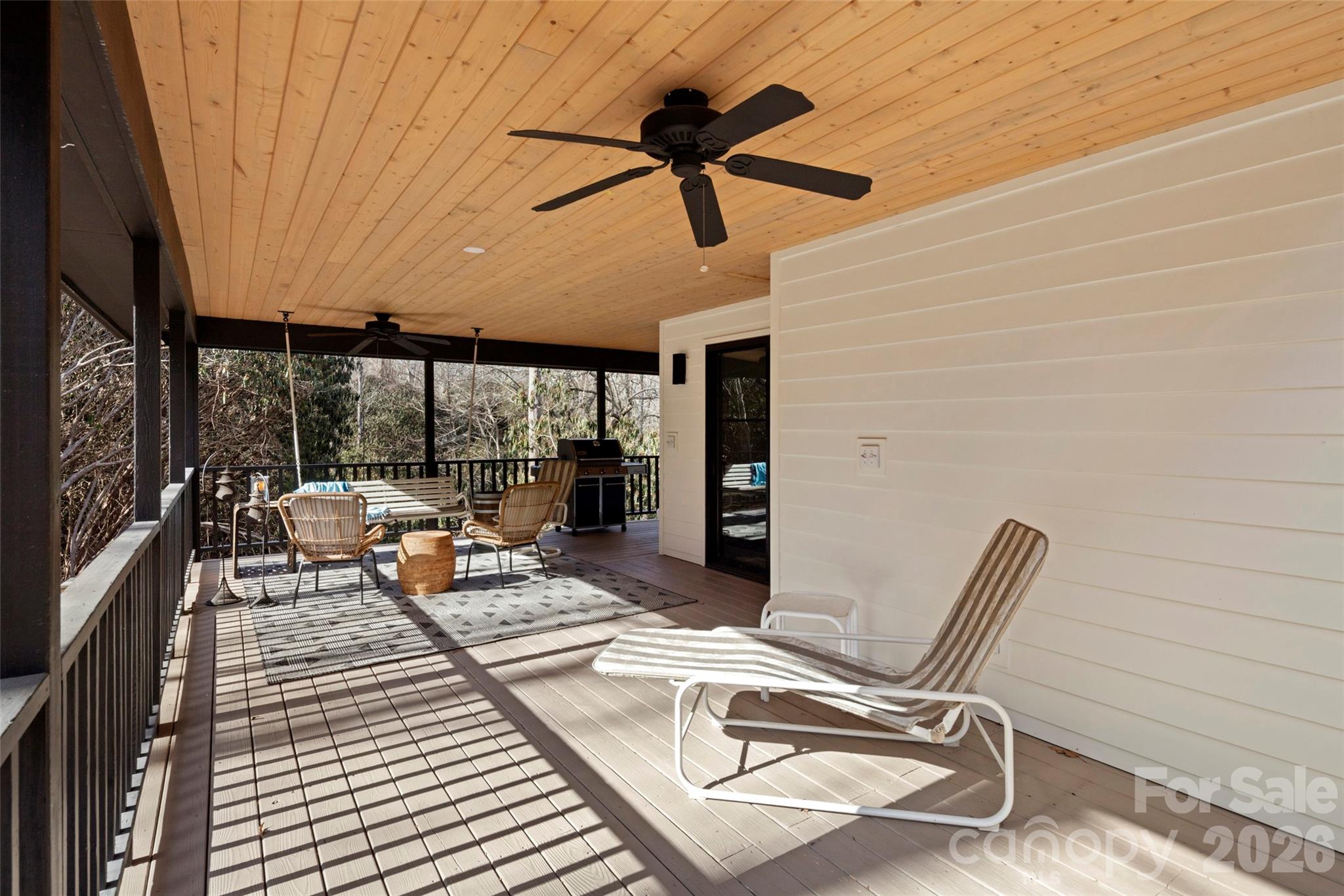 1202 Davis Mountain Road — Hendersonville