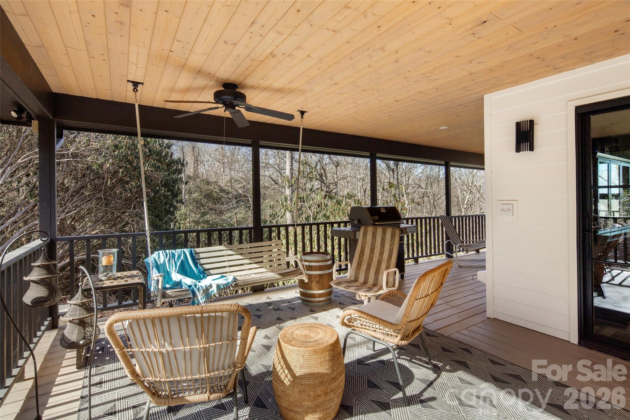 1202 Davis Mountain Road — Hendersonville