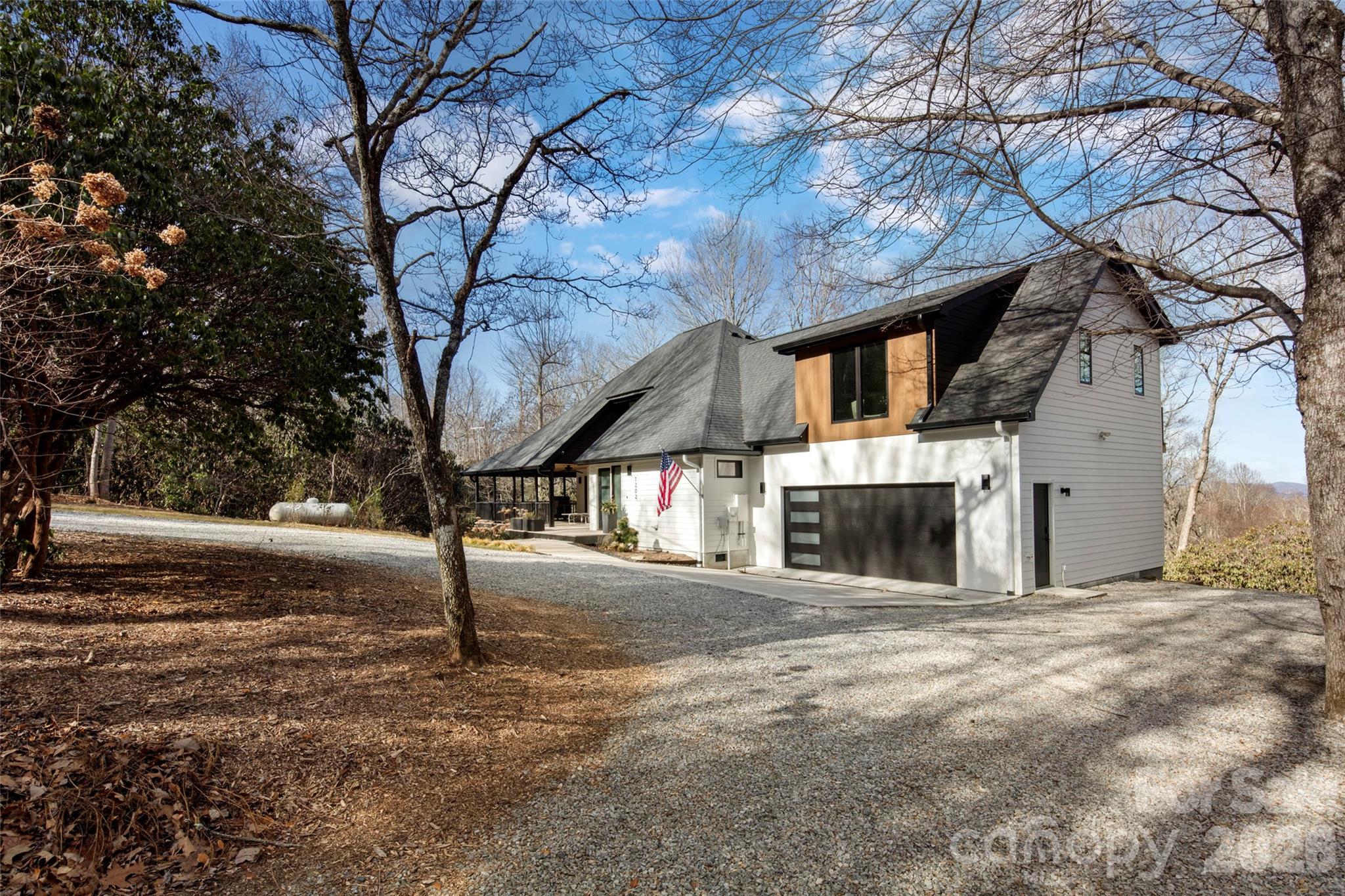 1202 Davis Mountain Road — Hendersonville