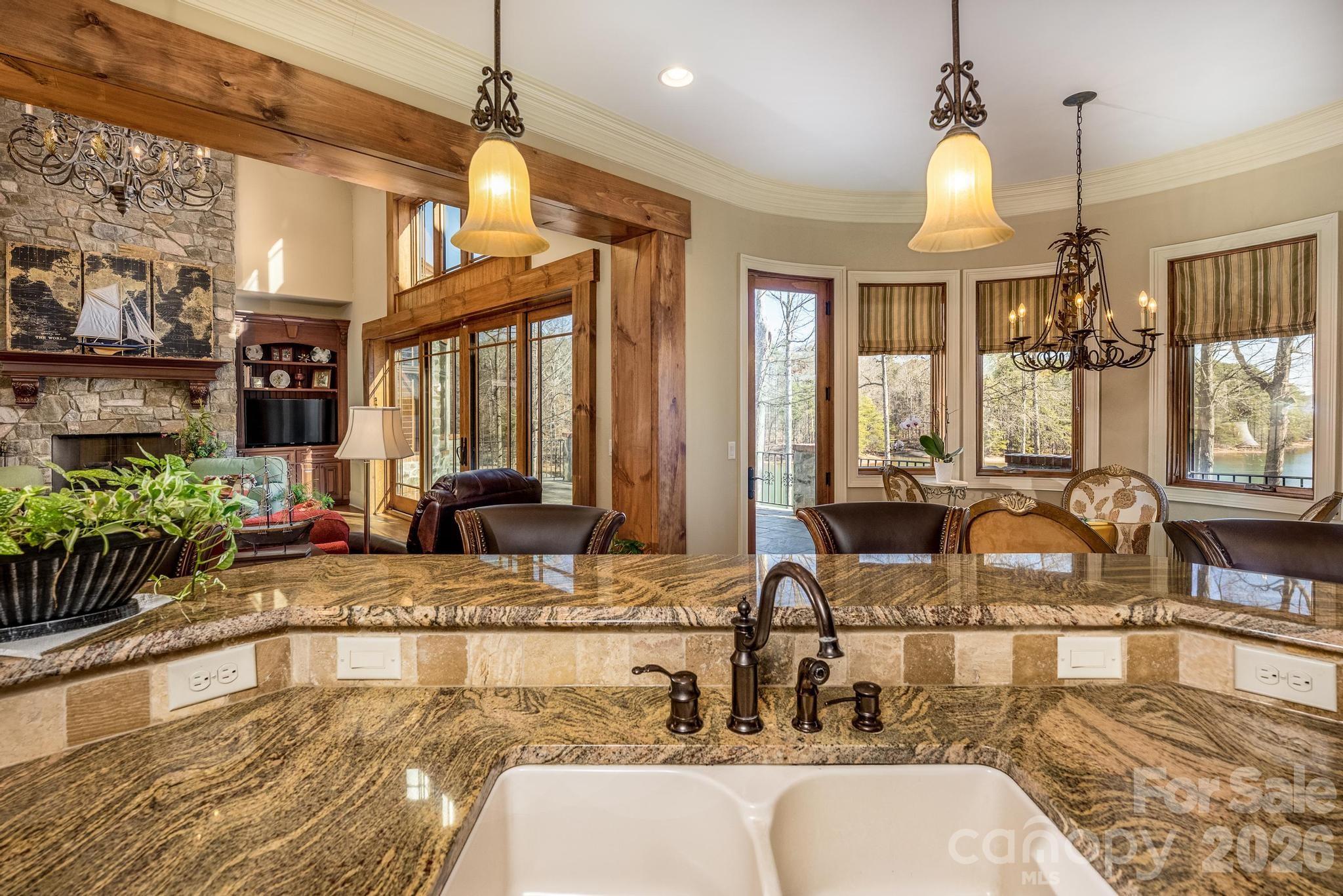 4246 Sigmon Cove Lane — Terrell