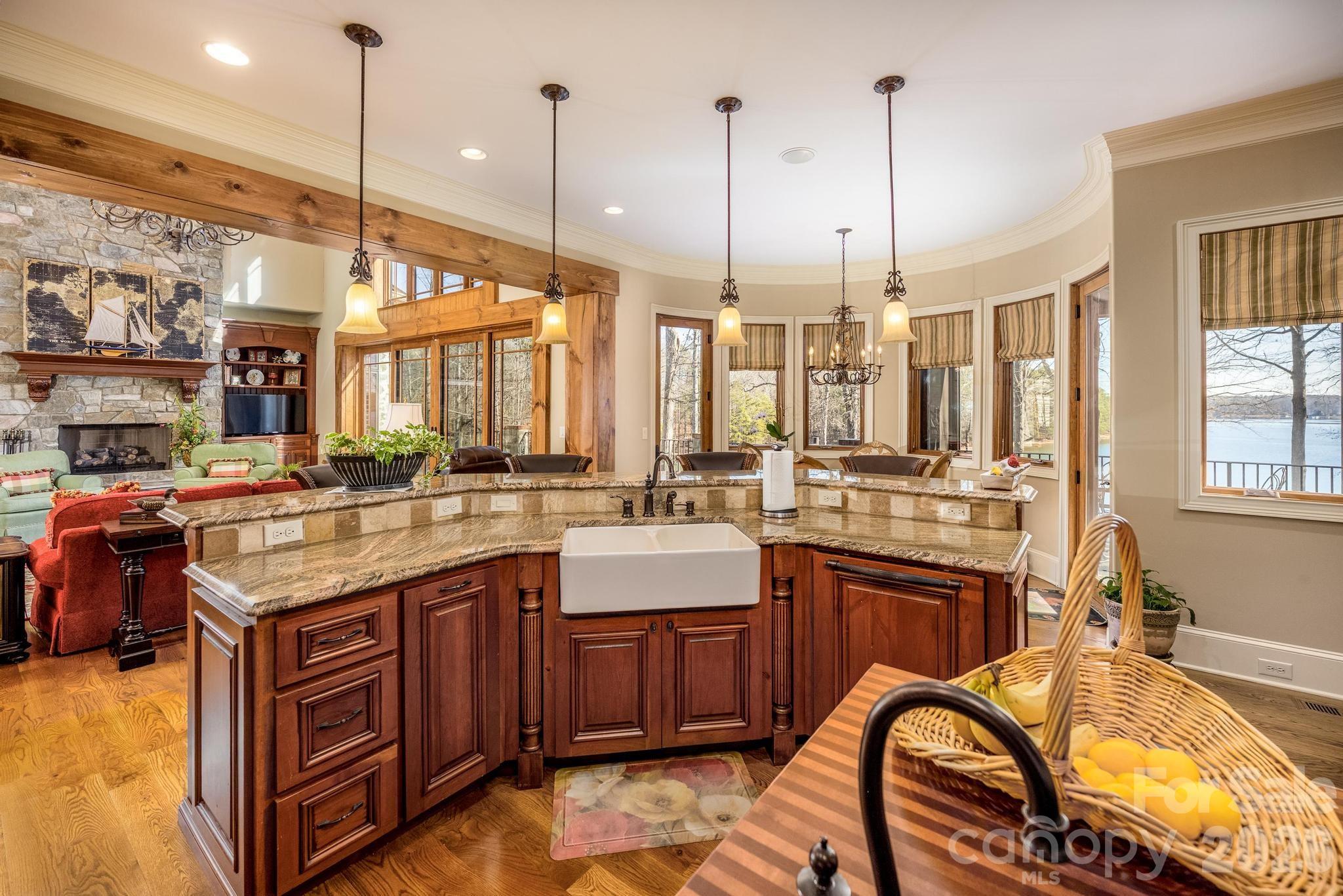 4246 Sigmon Cove Lane — Terrell