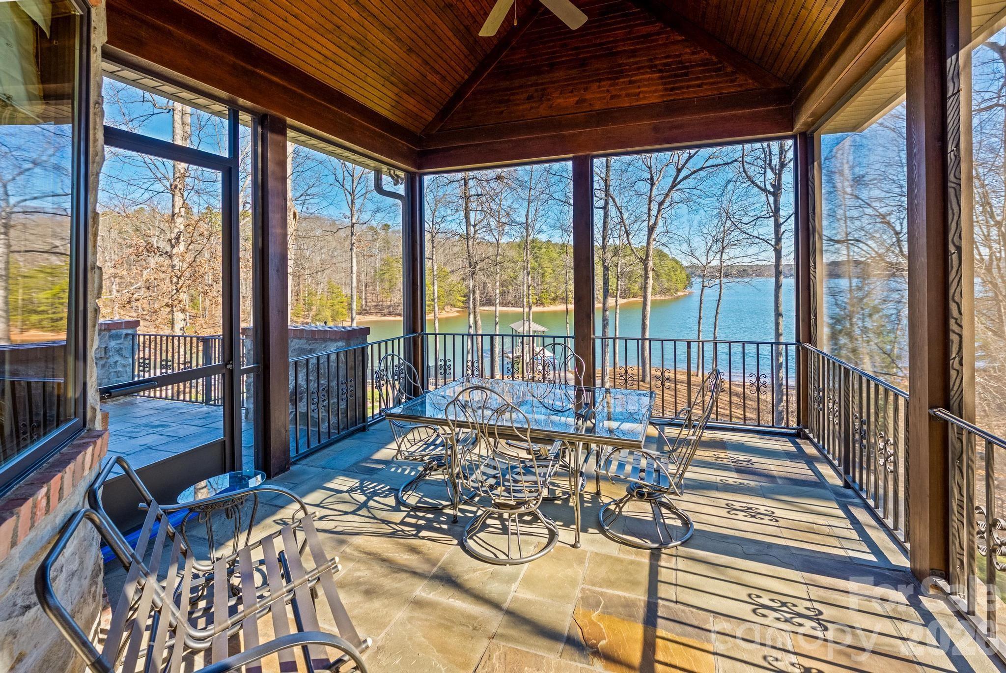 4246 Sigmon Cove Lane — Terrell