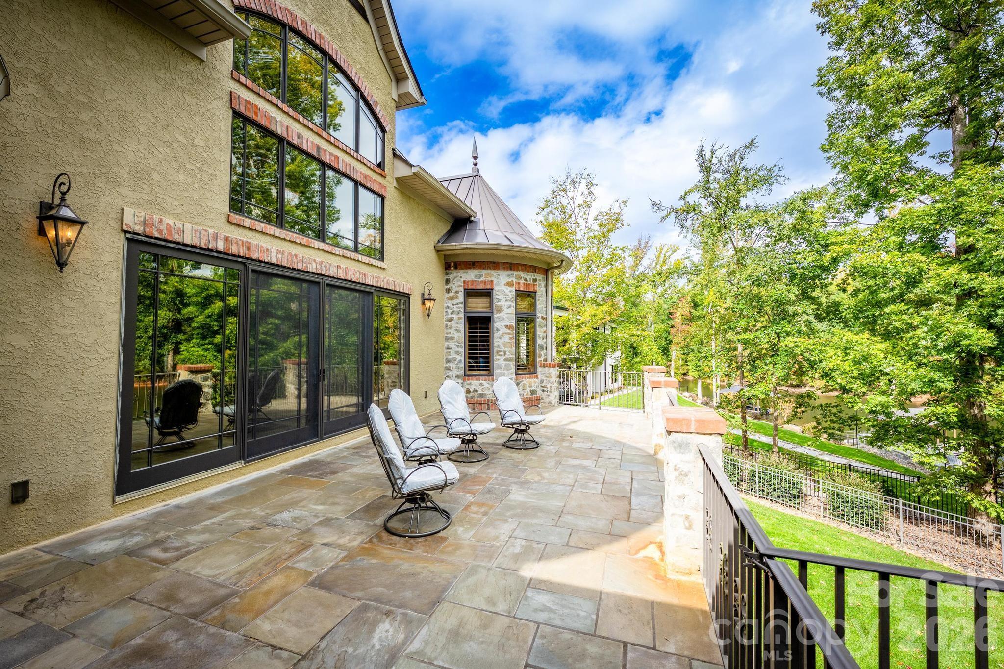 4246 Sigmon Cove Lane — Terrell