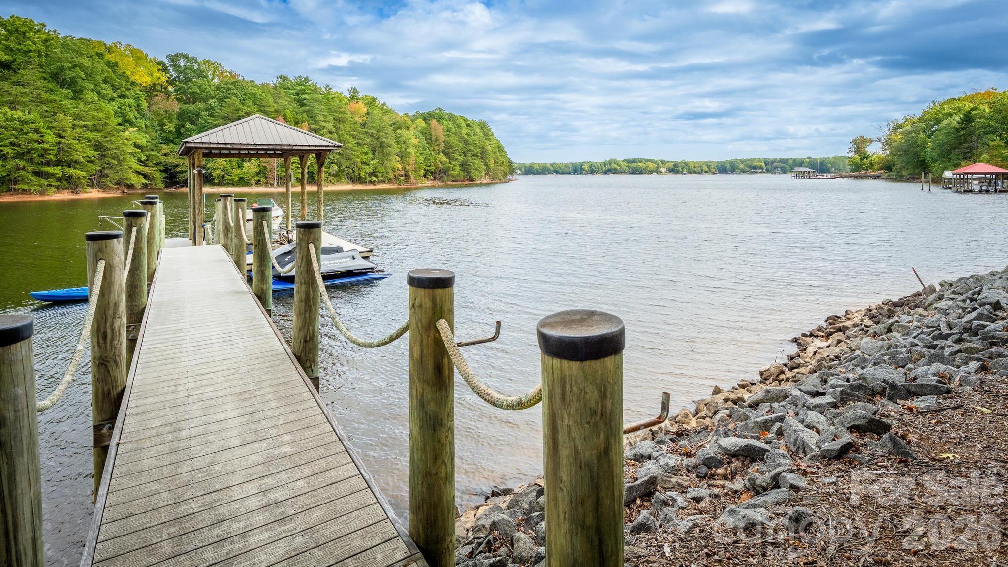 4246 Sigmon Cove Lane — Terrell