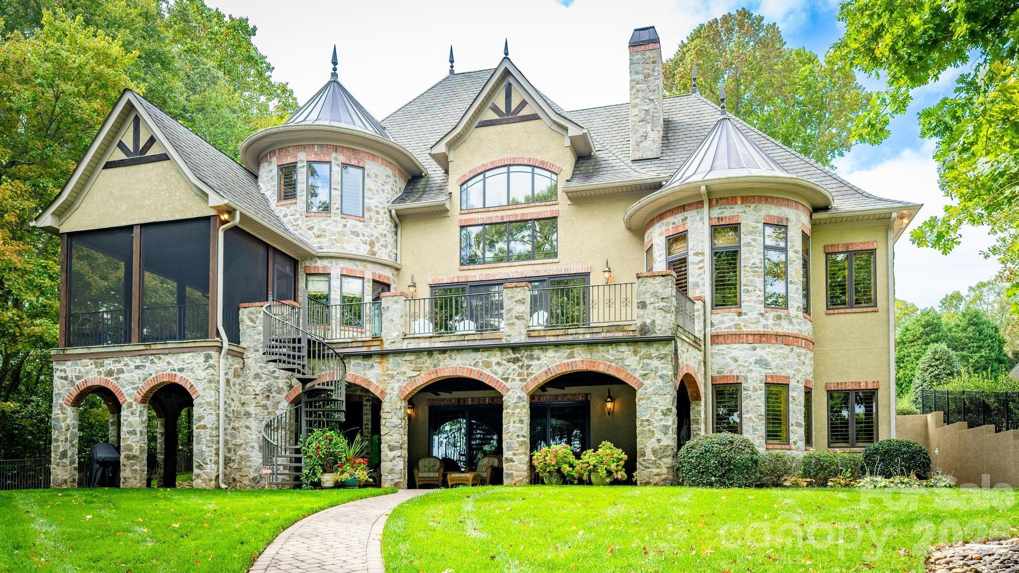 4246 Sigmon Cove Lane — Terrell