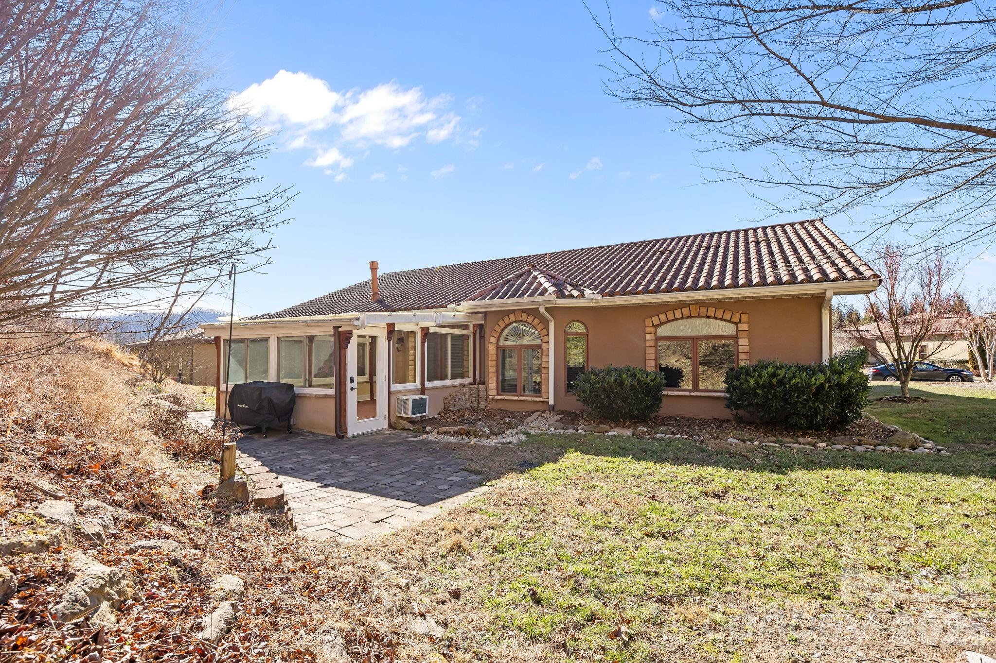 26 Ocaso Drive — Asheville