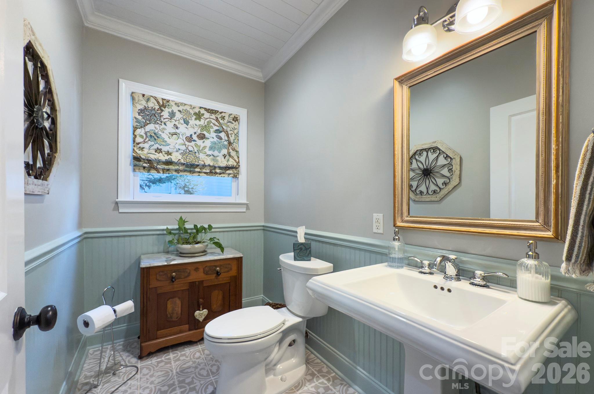 1825 Lombardy Circle — Charlotte