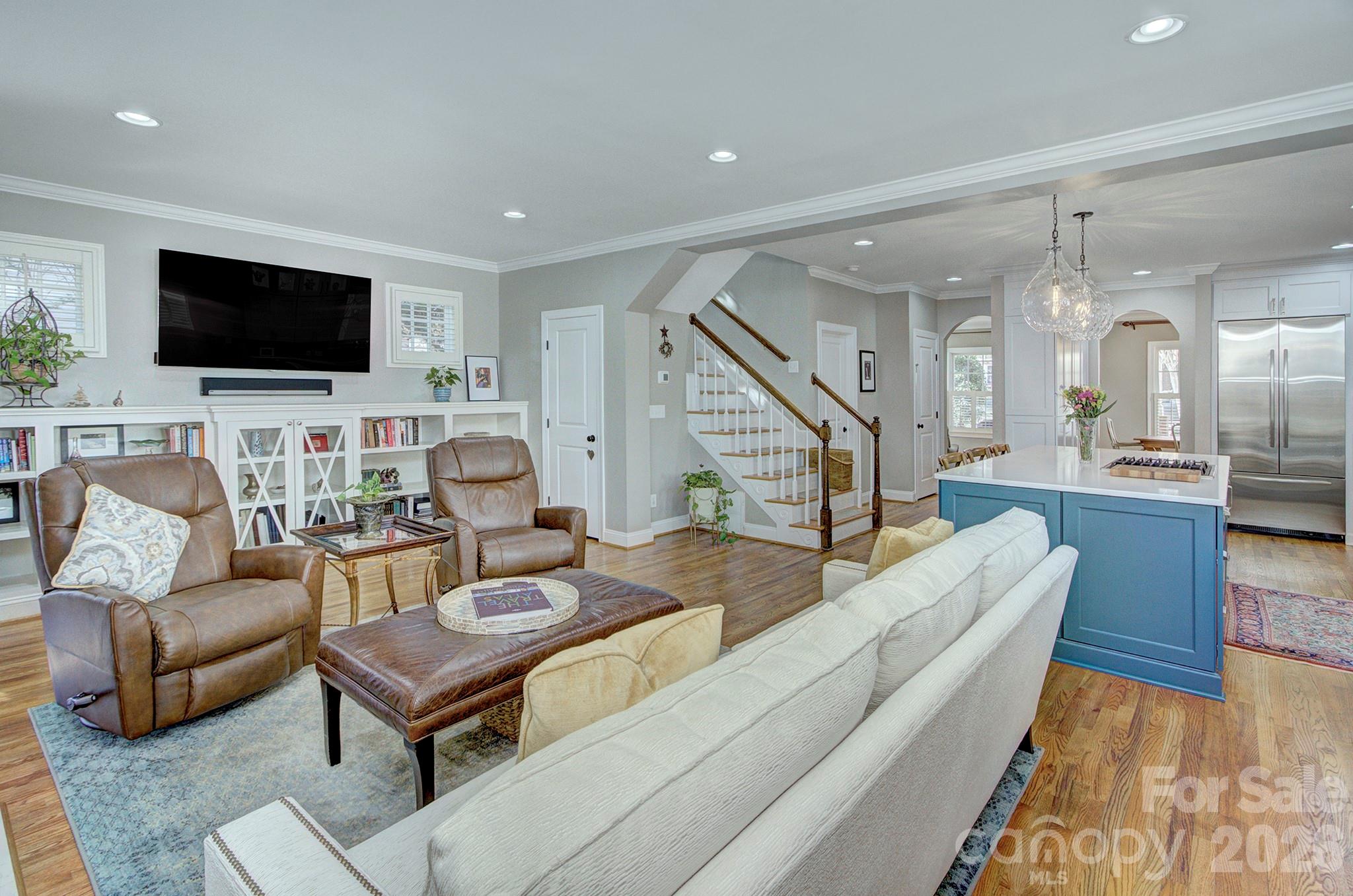 1825 Lombardy Circle — Charlotte