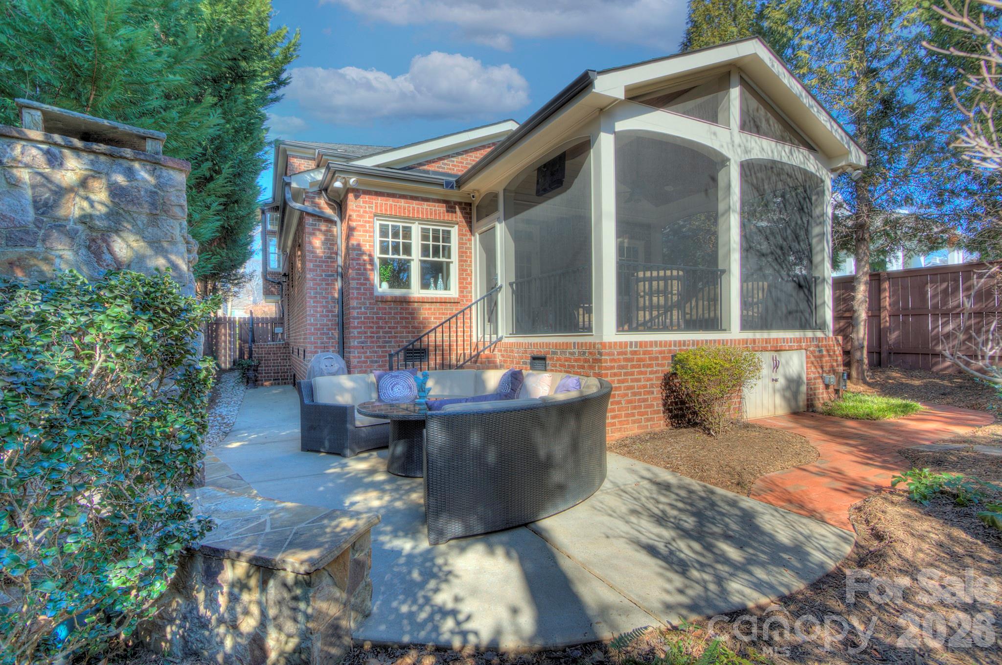 1825 Lombardy Circle — Charlotte