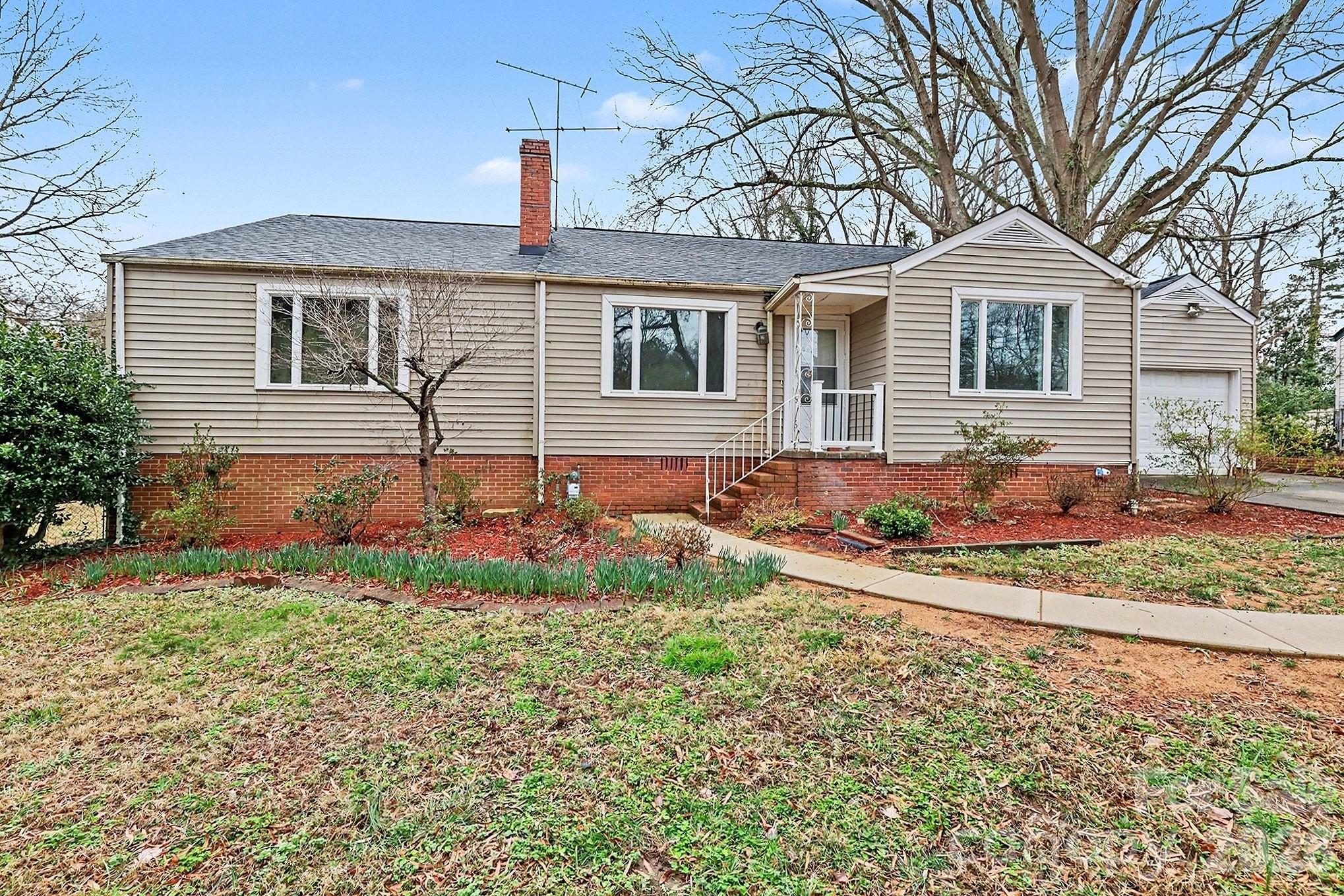 225 Valleyview Place — Salisbury