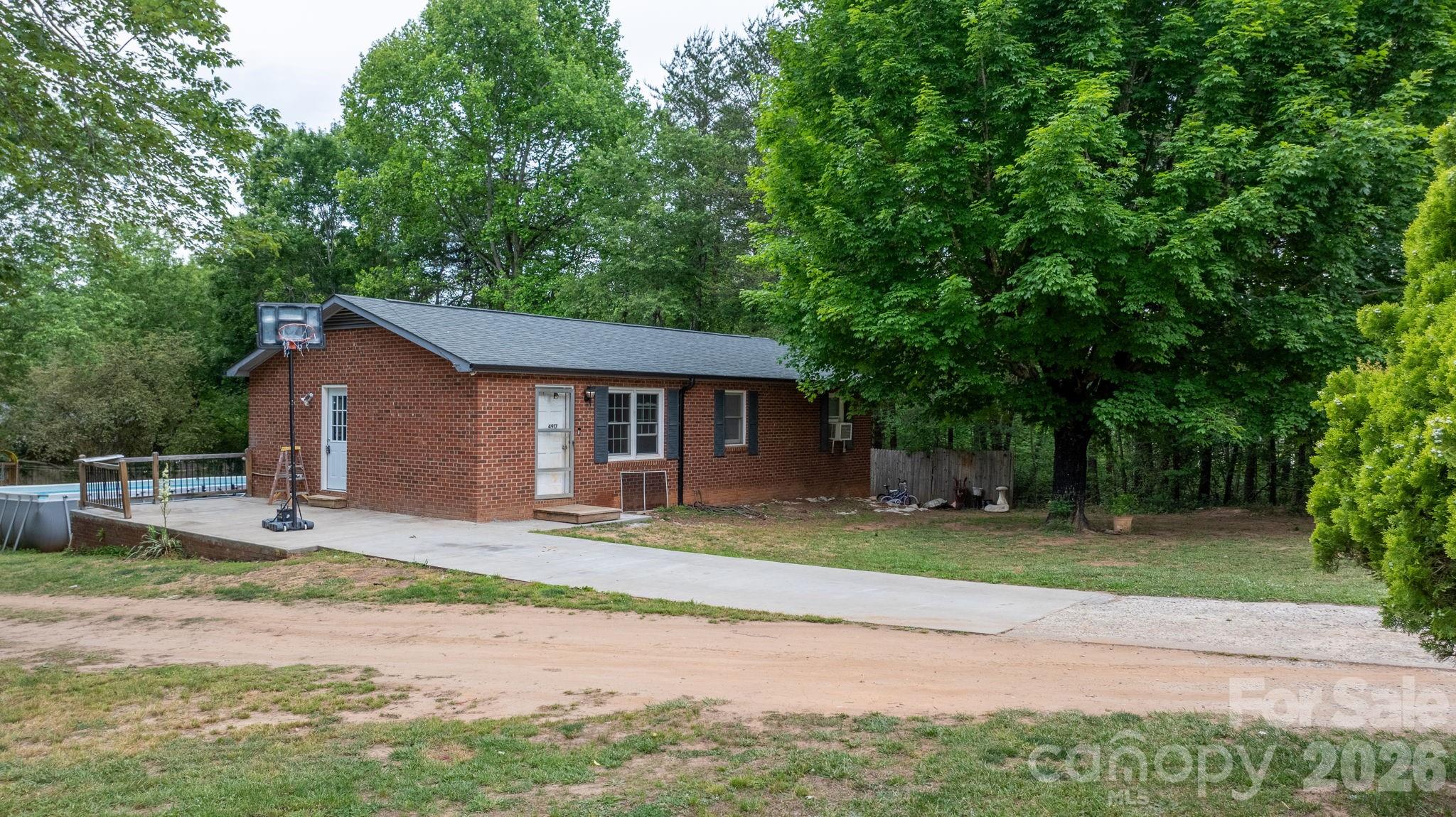 4917 Berkley Street — Morganton
