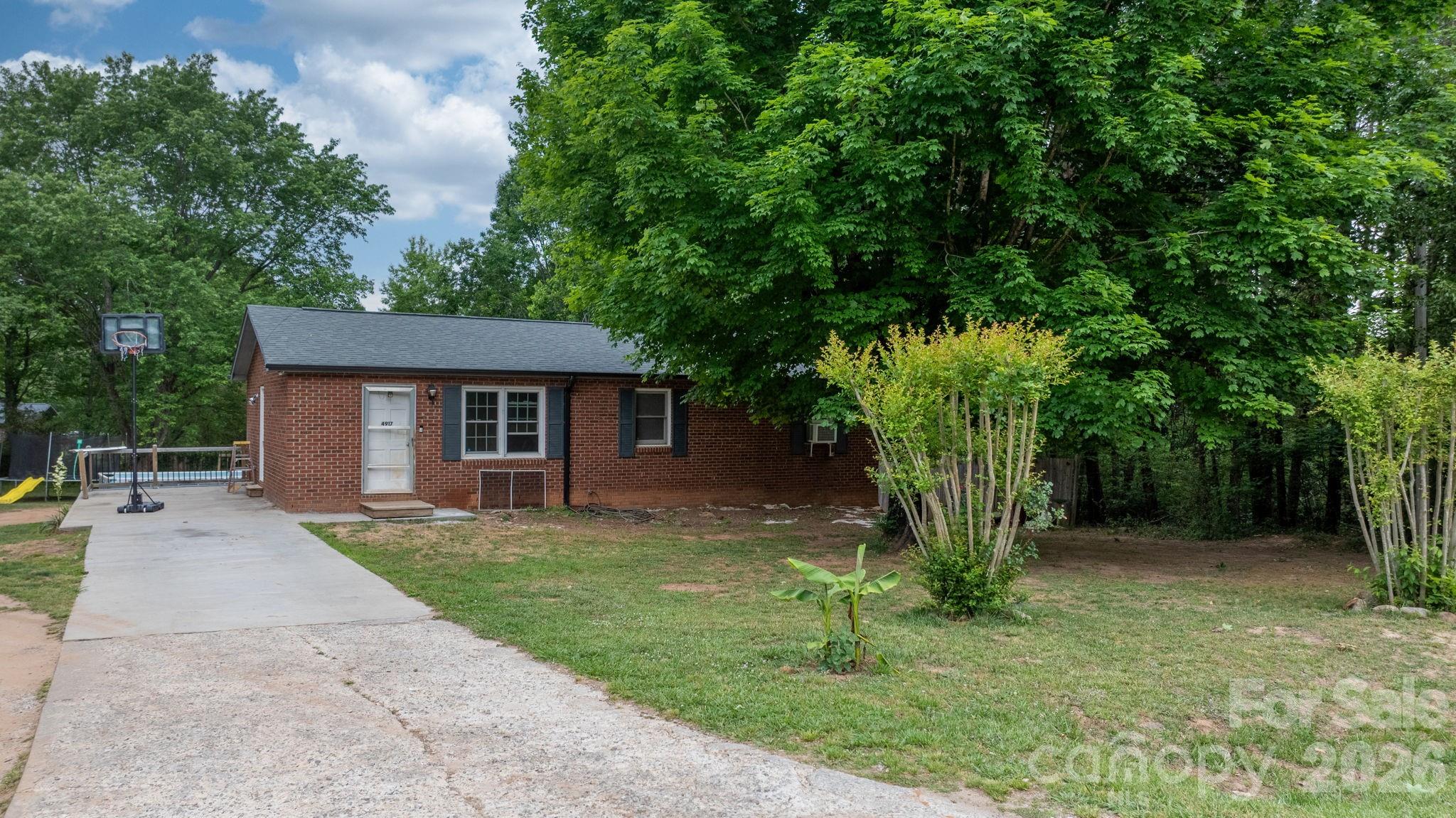 4917 Berkley Street — Morganton