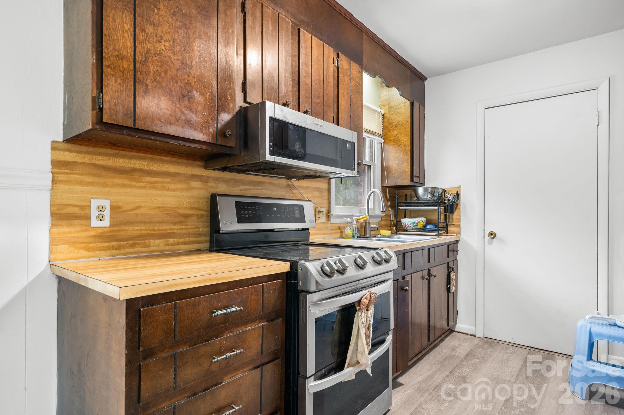 4917 Berkley Street — Morganton