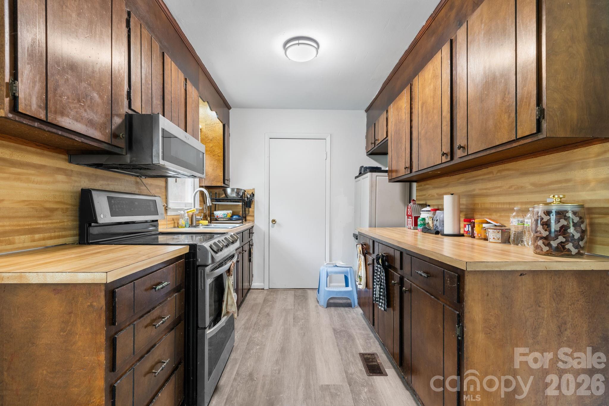 4917 Berkley Street — Morganton