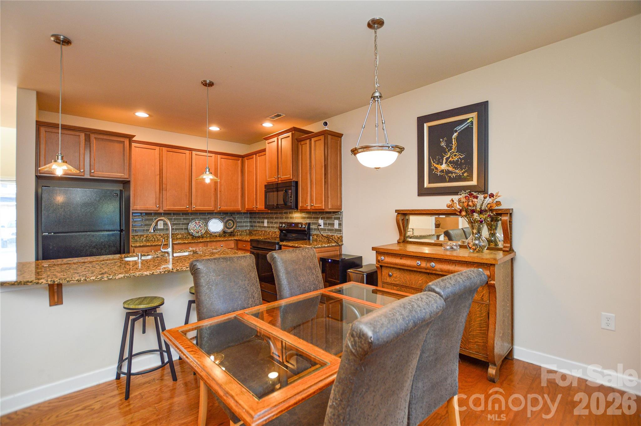 2126 Shady Pond Drive — Clover