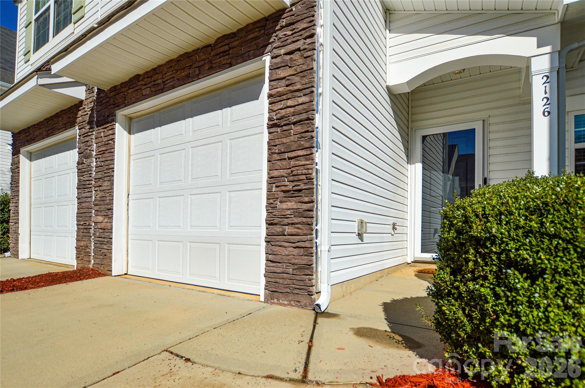 2126 Shady Pond Drive — Clover
