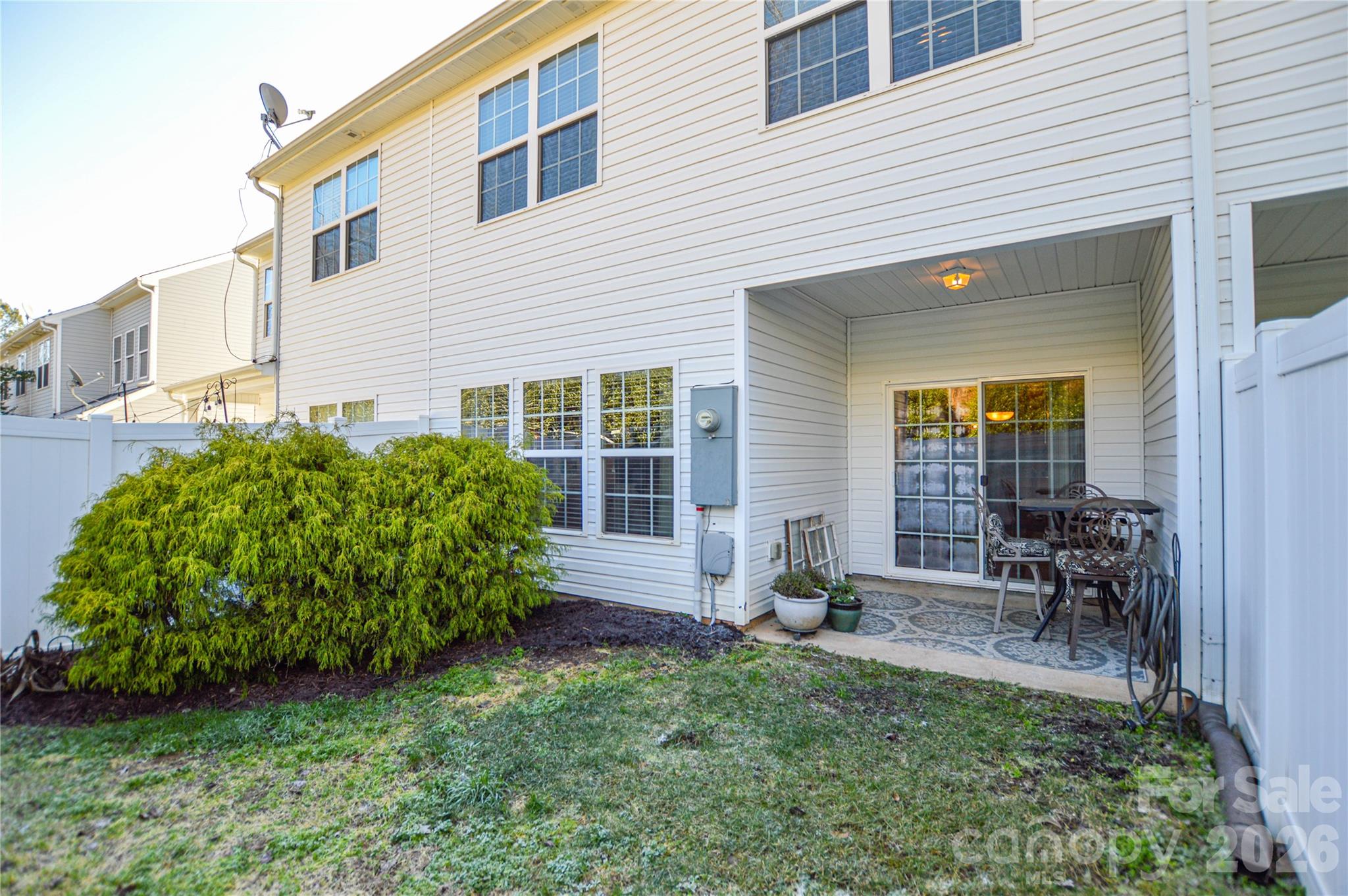 2126 Shady Pond Drive — Clover
