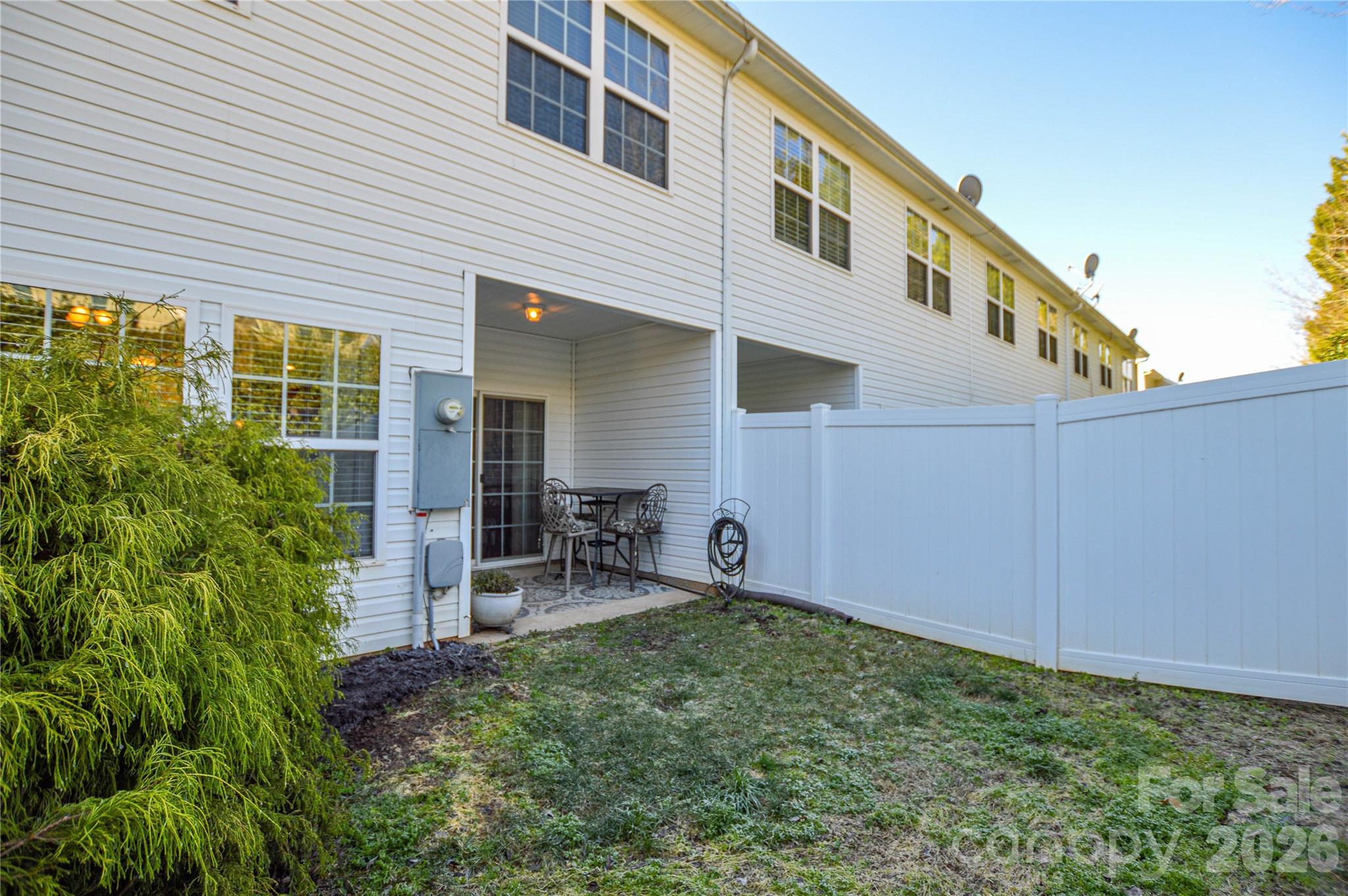 2126 Shady Pond Drive — Clover