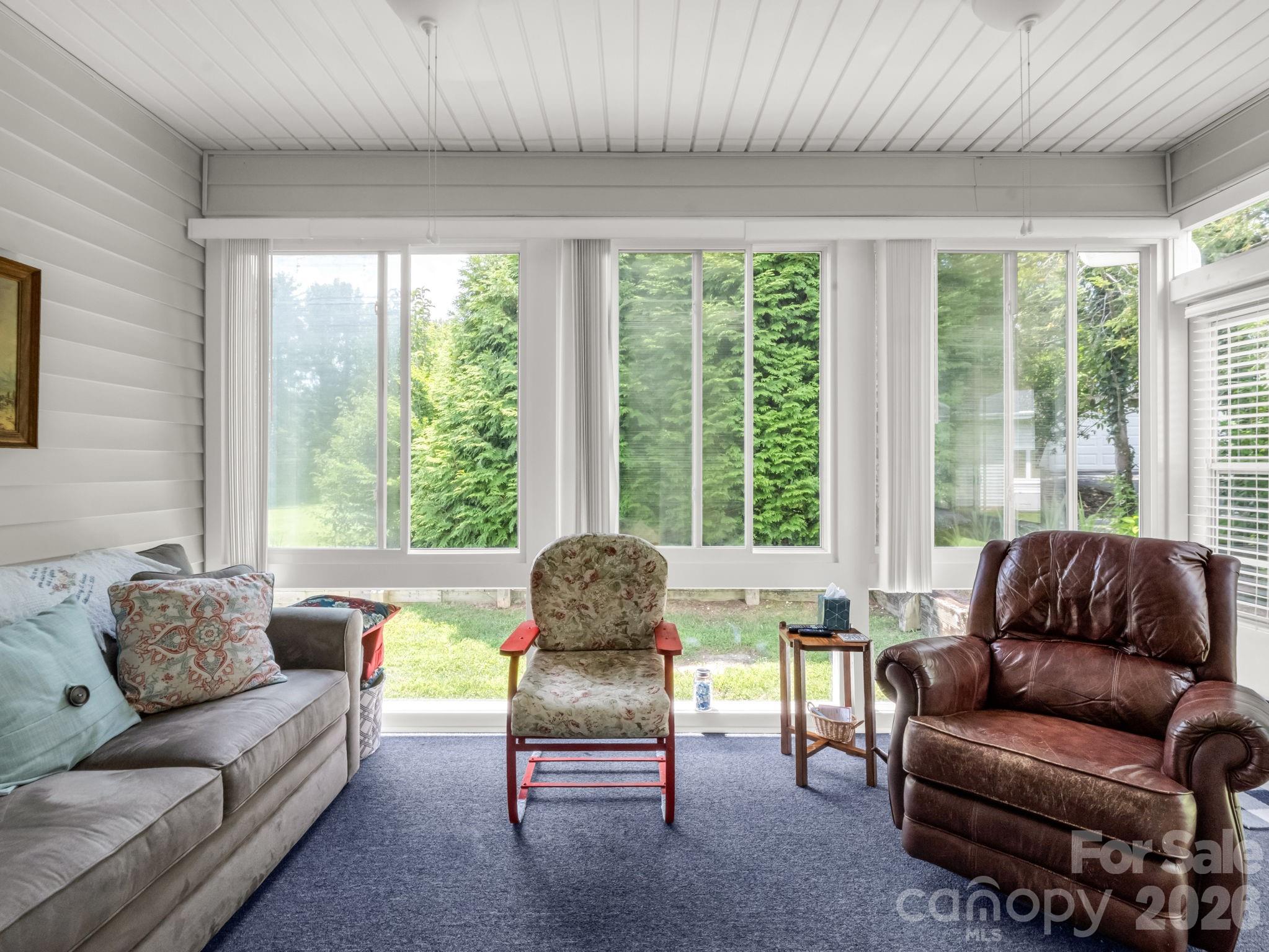 20 Country Meadows Lane — Hendersonville