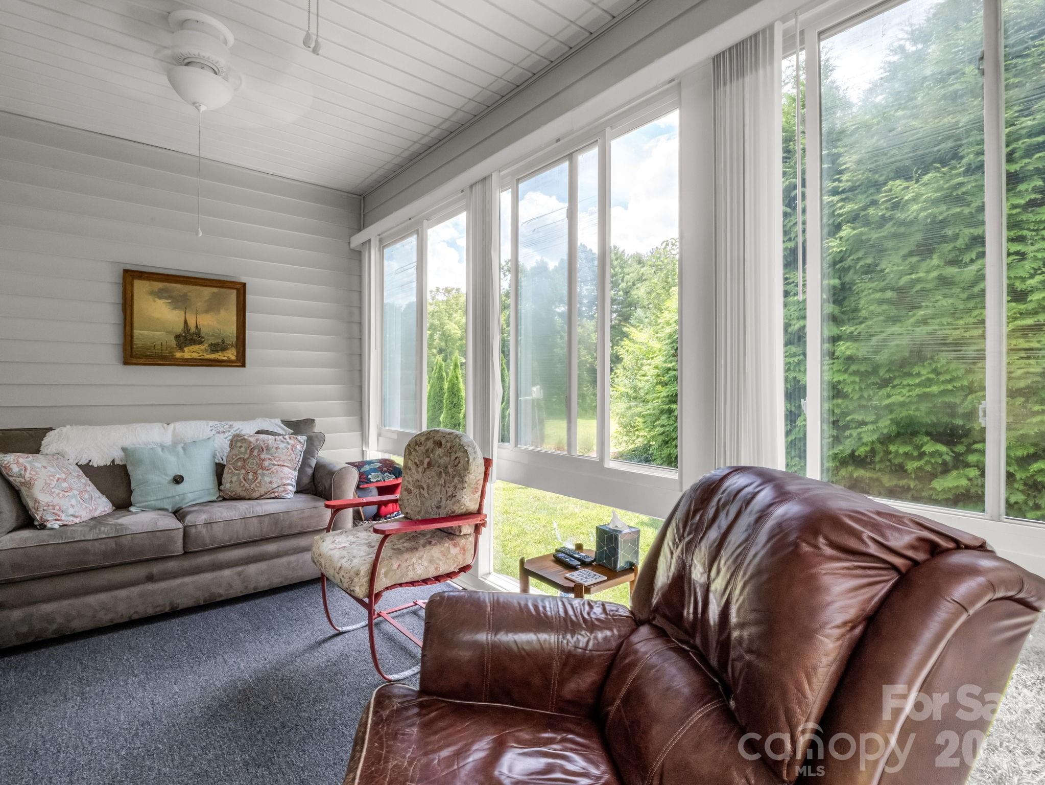 20 Country Meadows Lane — Hendersonville