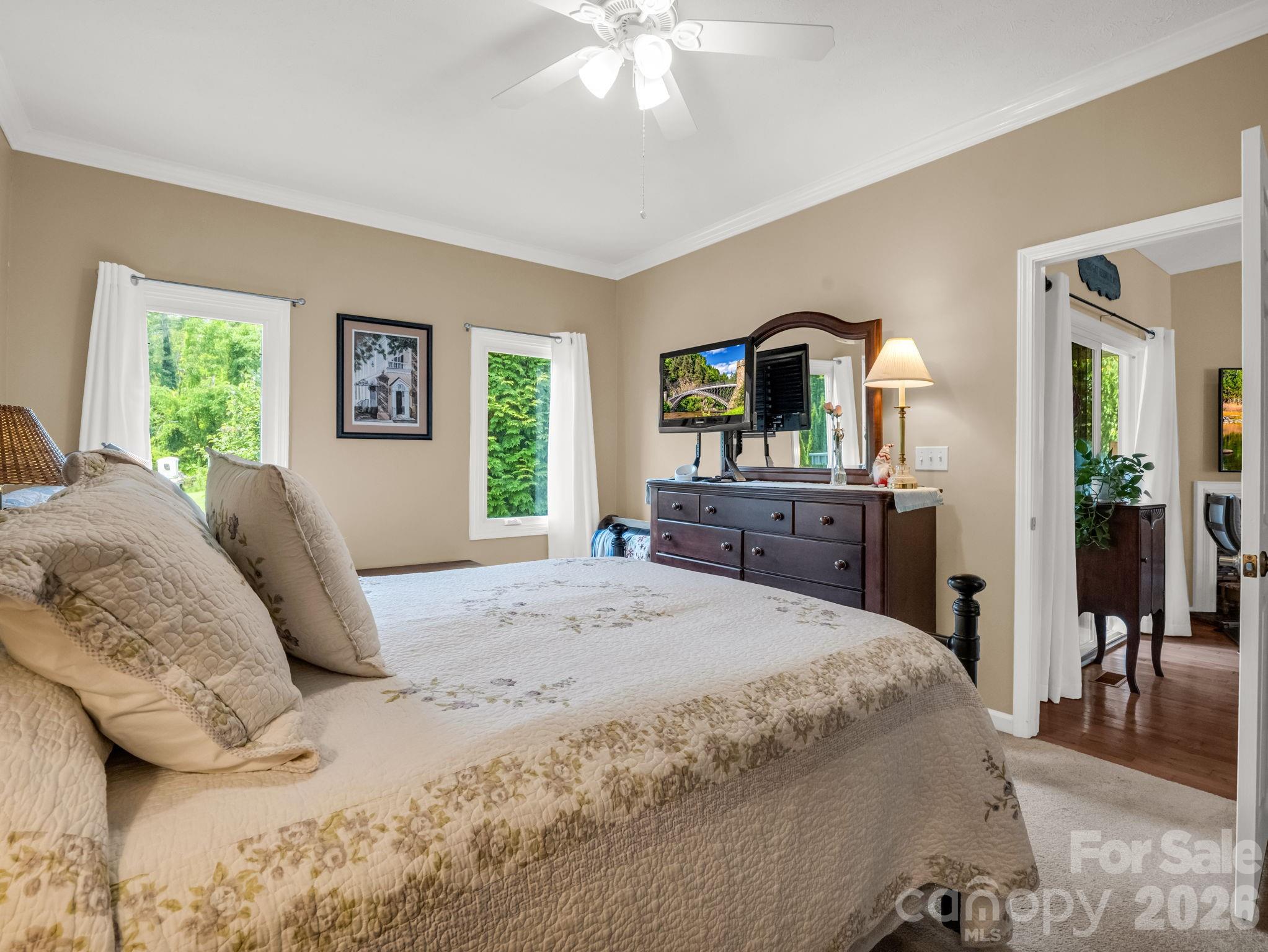 20 Country Meadows Lane — Hendersonville