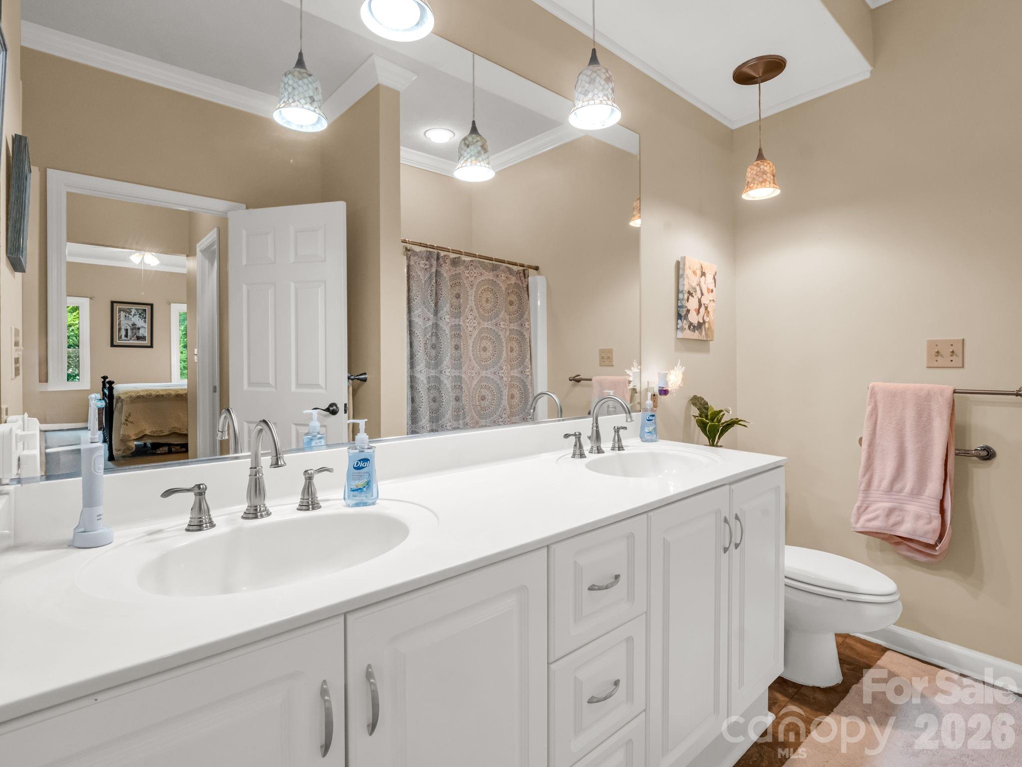 20 Country Meadows Lane — Hendersonville