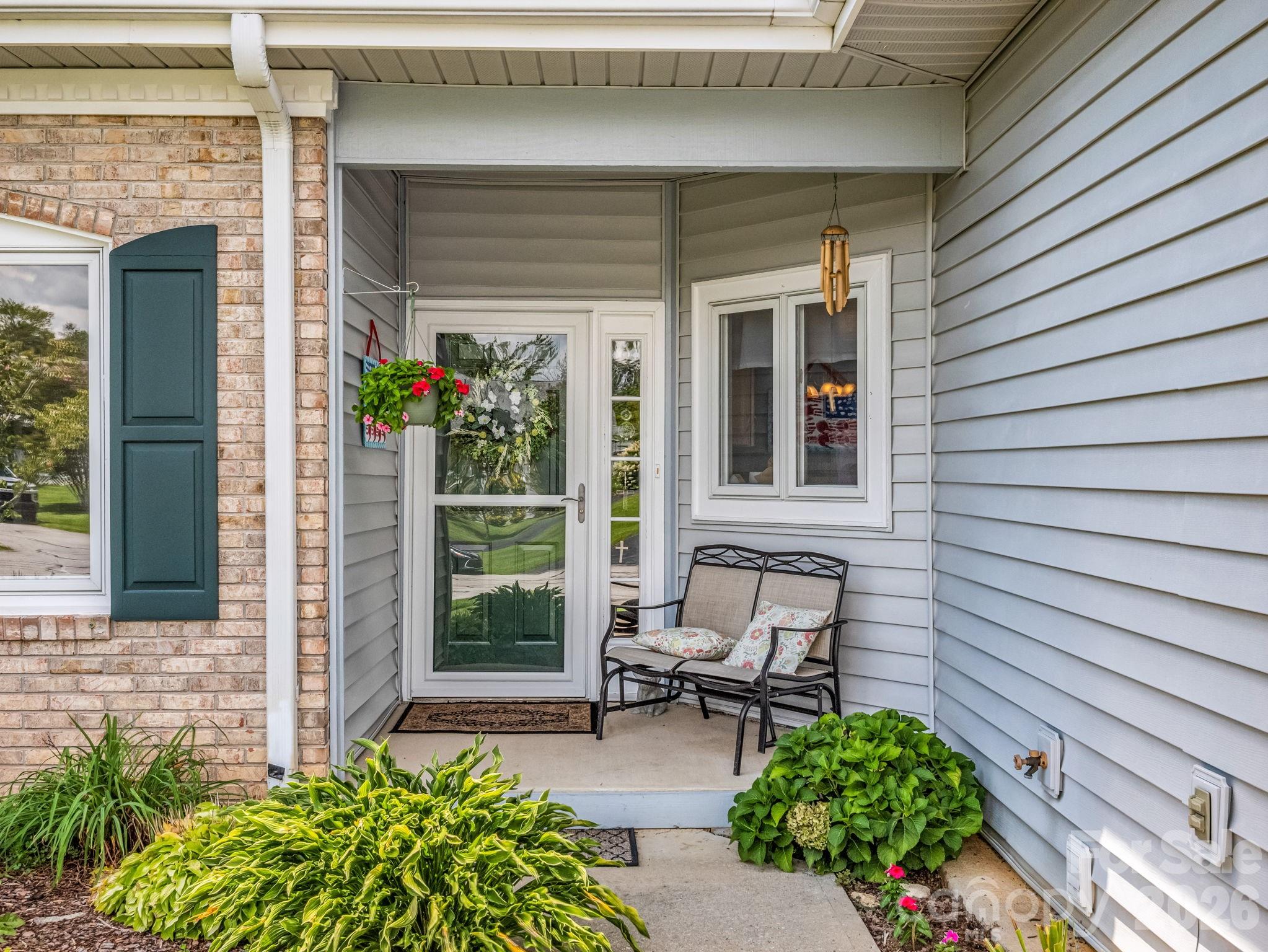 20 Country Meadows Lane — Hendersonville