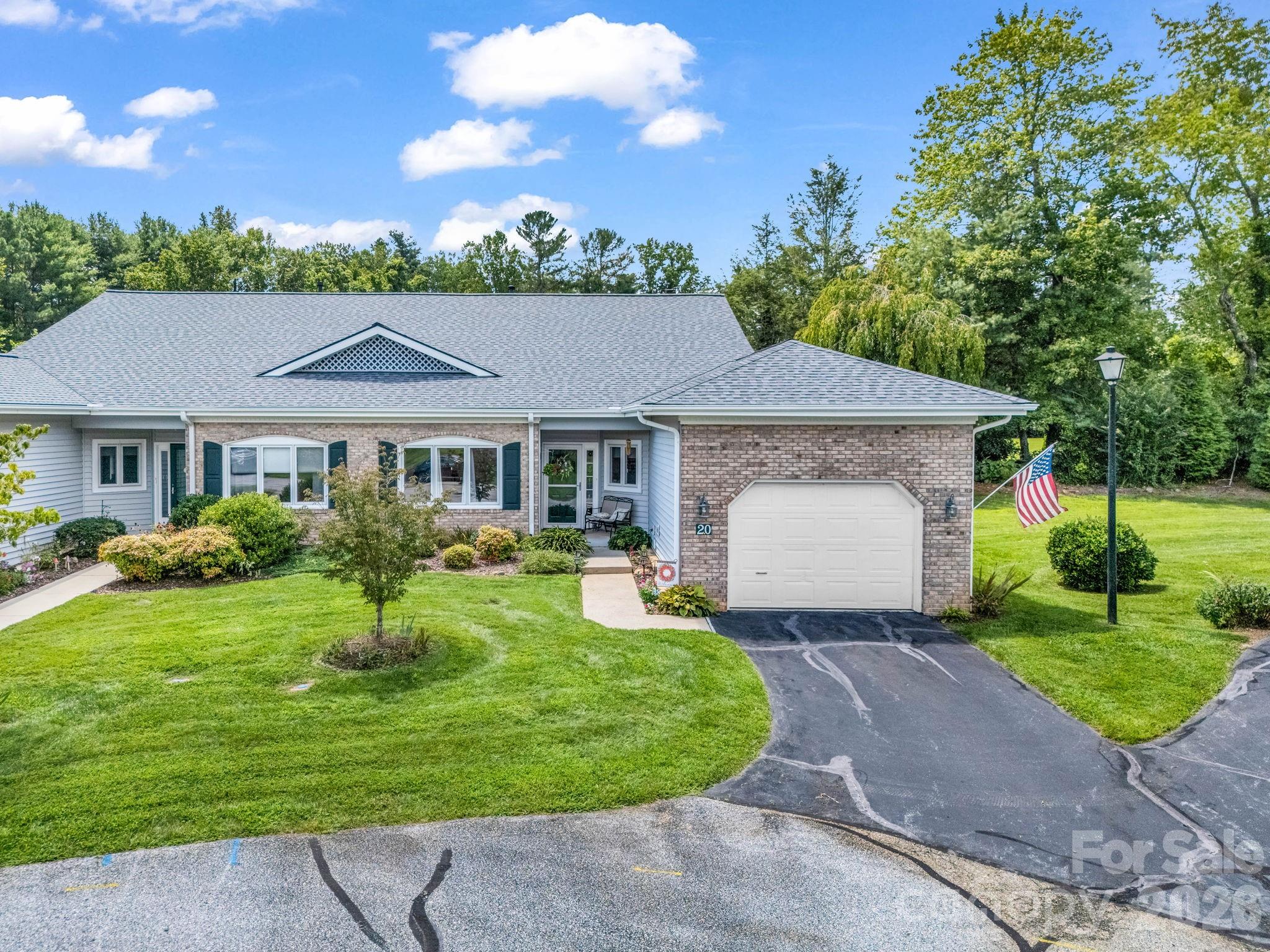 20 Country Meadows Lane — Hendersonville