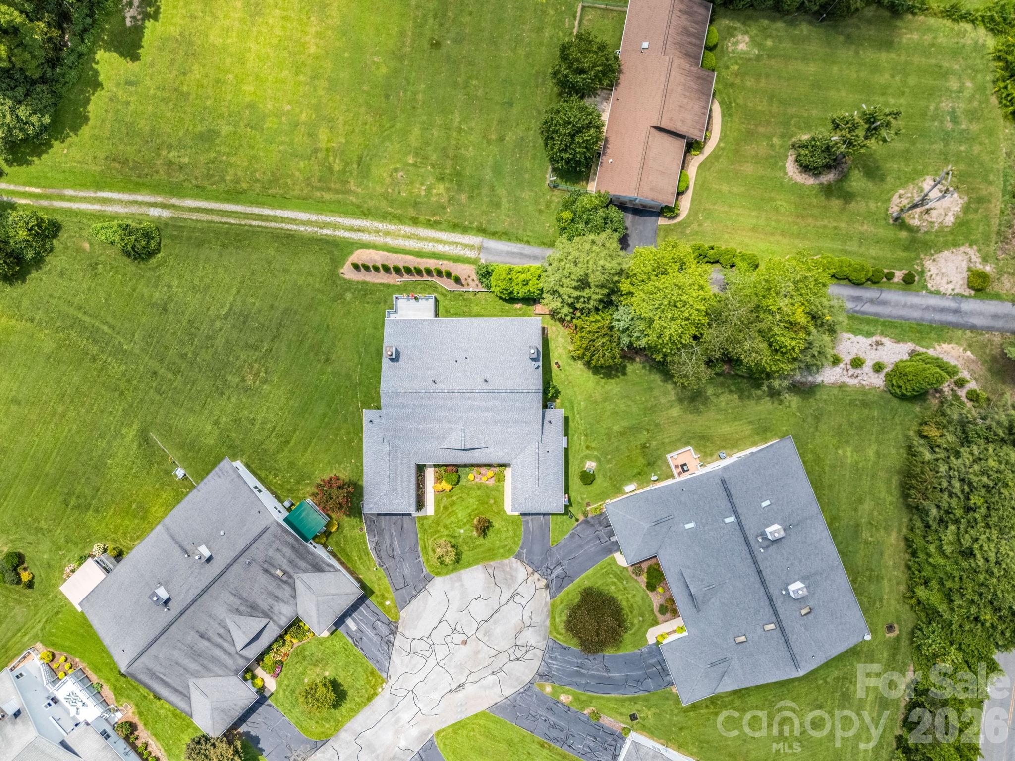 20 Country Meadows Lane — Hendersonville