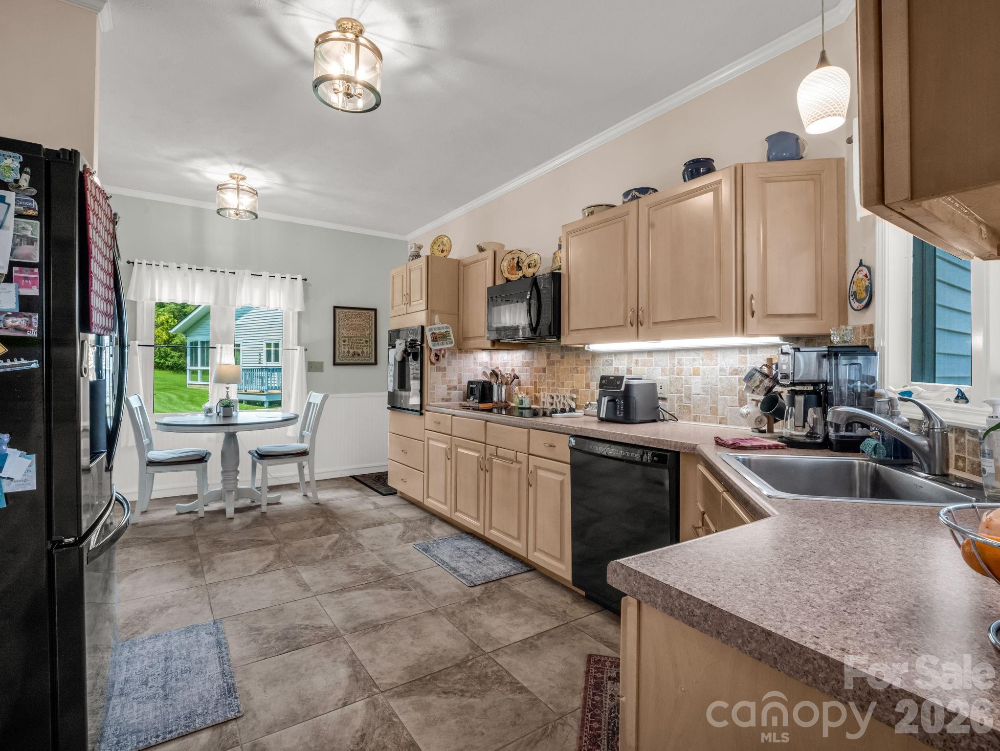 20 Country Meadows Lane — Hendersonville