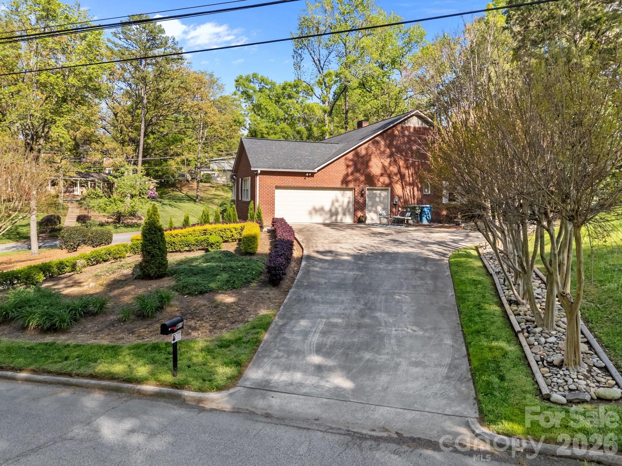 961 Confederate Avenue — Salisbury
