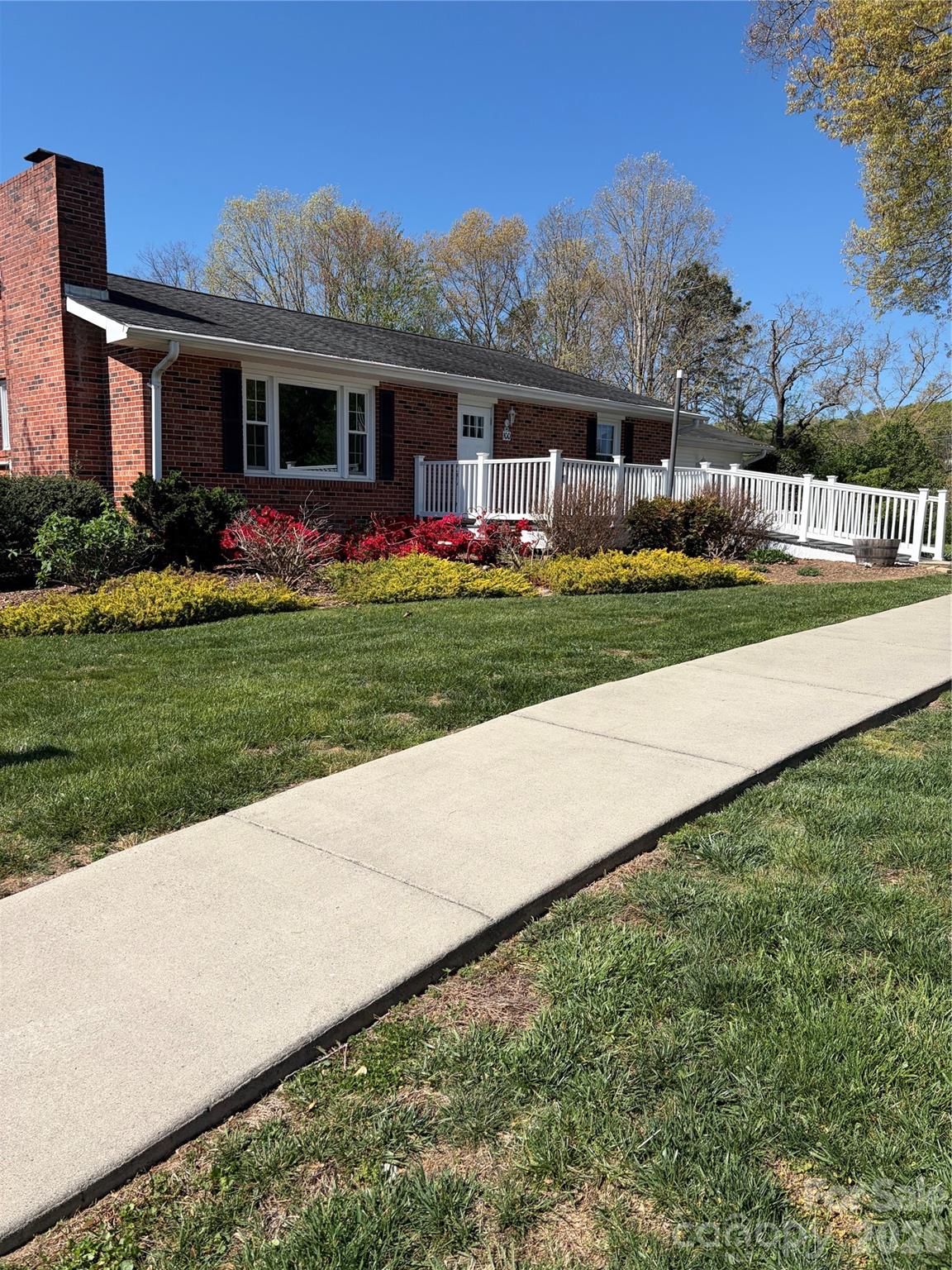 261 White Ash Circle — Hendersonville