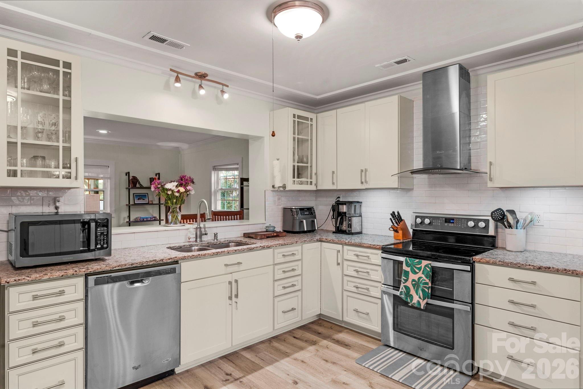 6038 Netherwood Drive — Charlotte