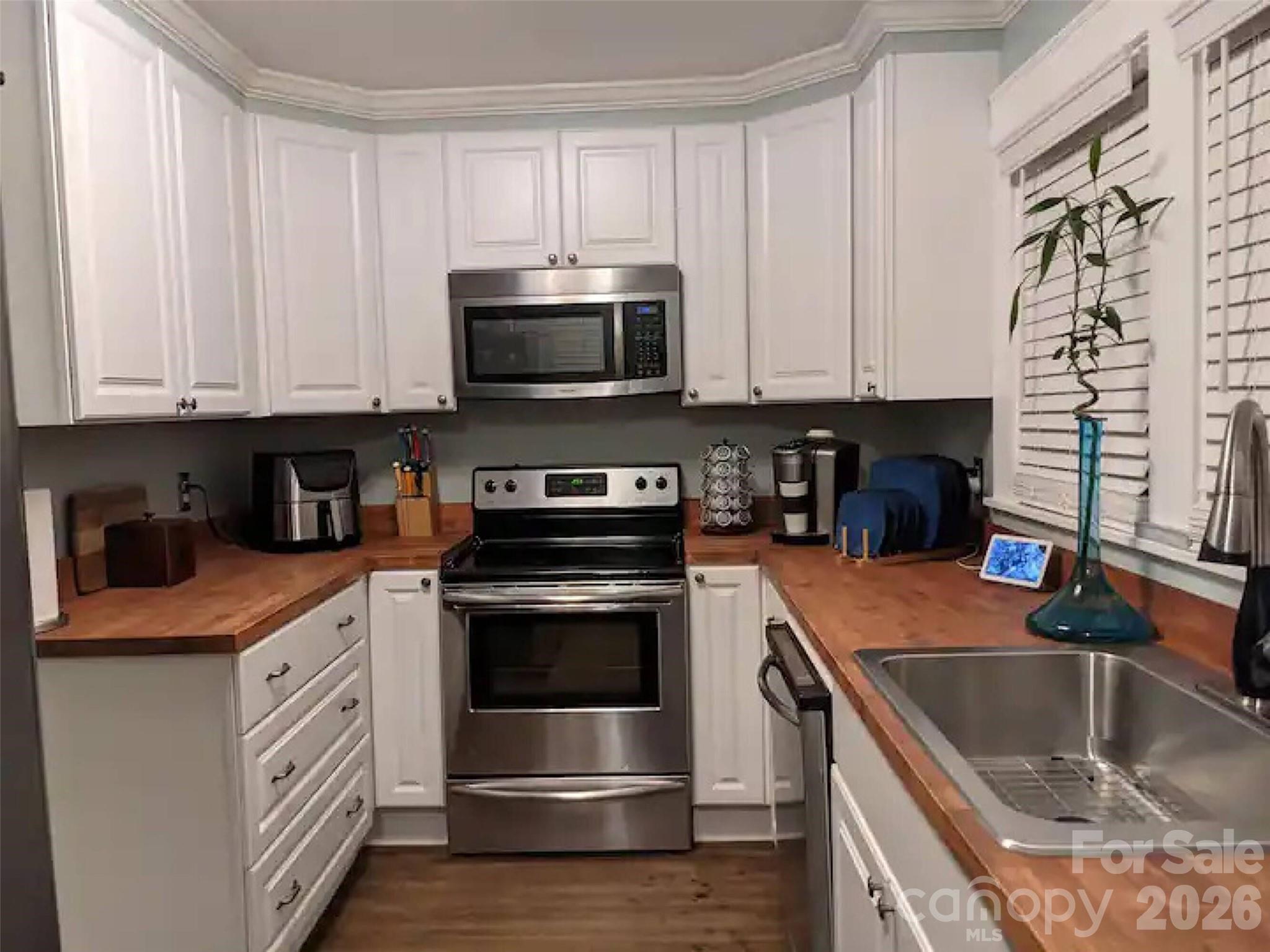 4033 W Tyvola Road — Charlotte